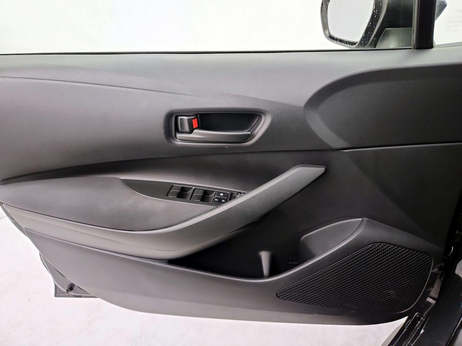 2023 Toyota Corolla LE - Photo 13