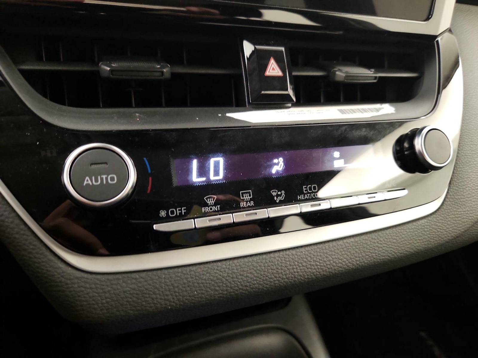 2023 Toyota Corolla LE - Photo 17