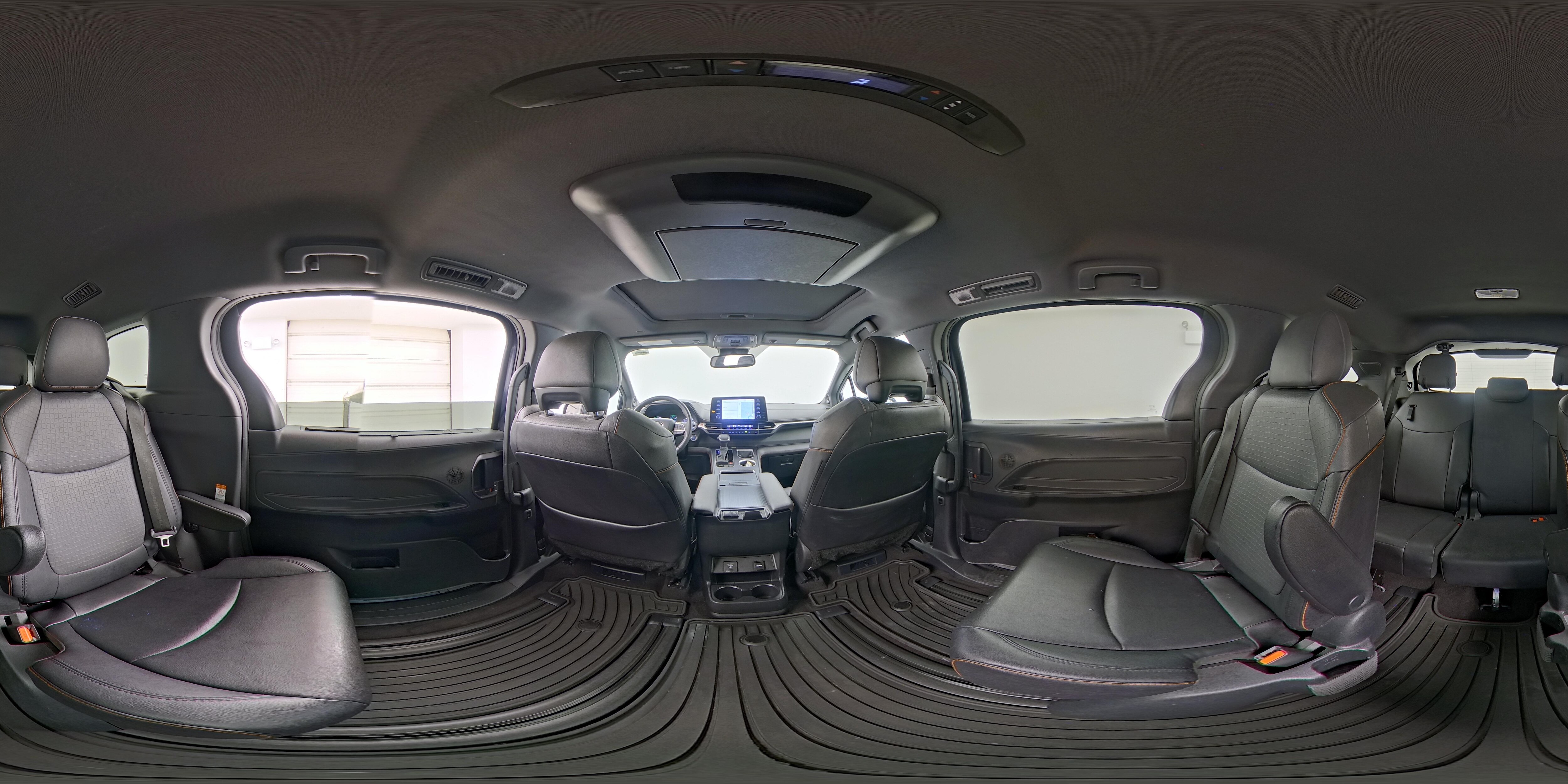 2023 Toyota Sienna XSE - Photo 30