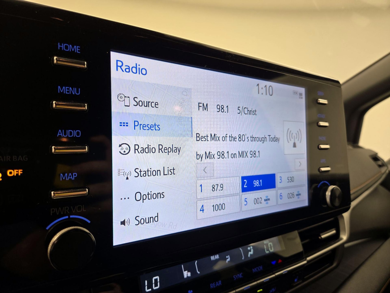 2023 Toyota Sienna XSE - Photo 17
