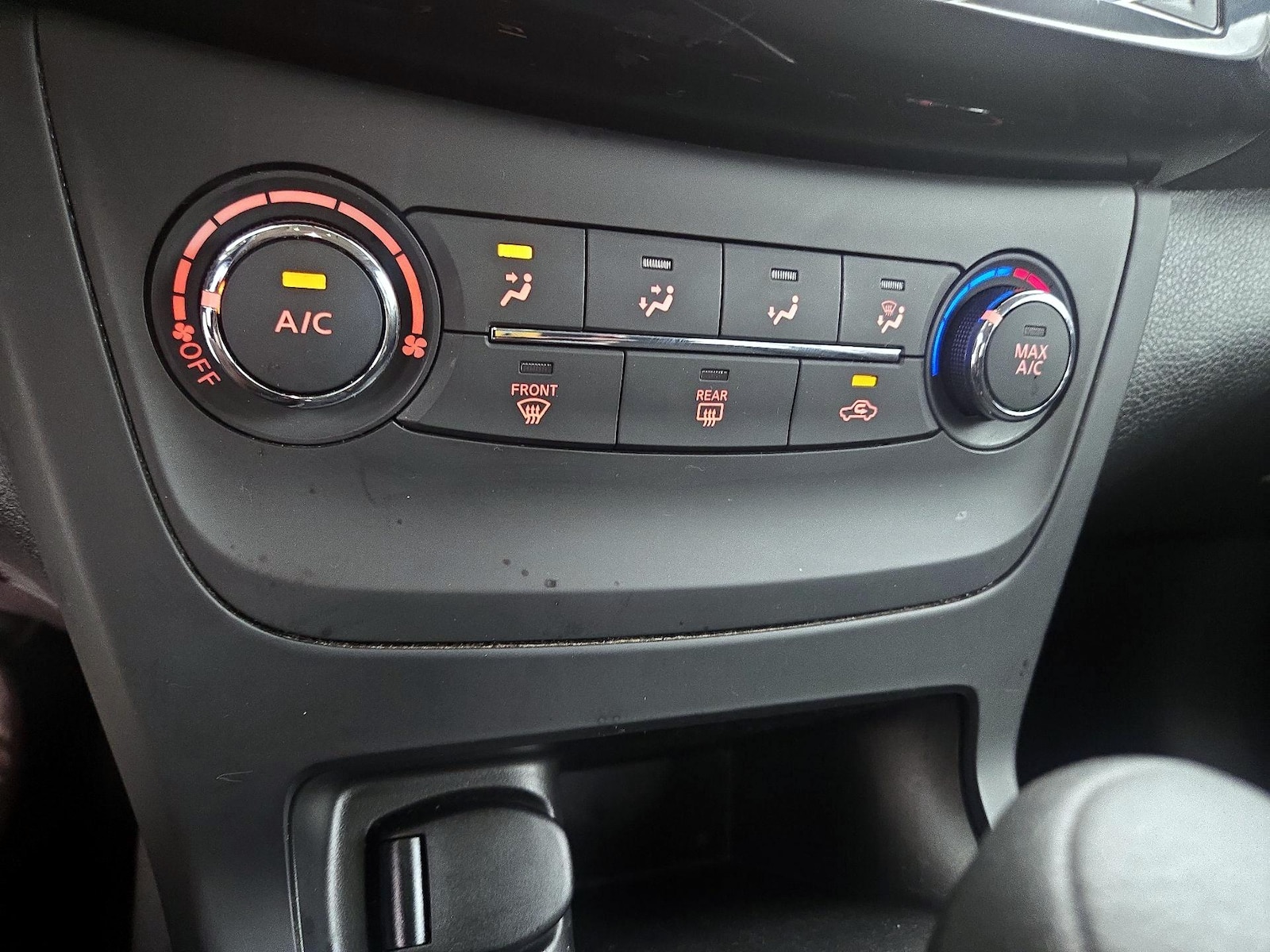 2019 Nissan Sentra S - Photo 17