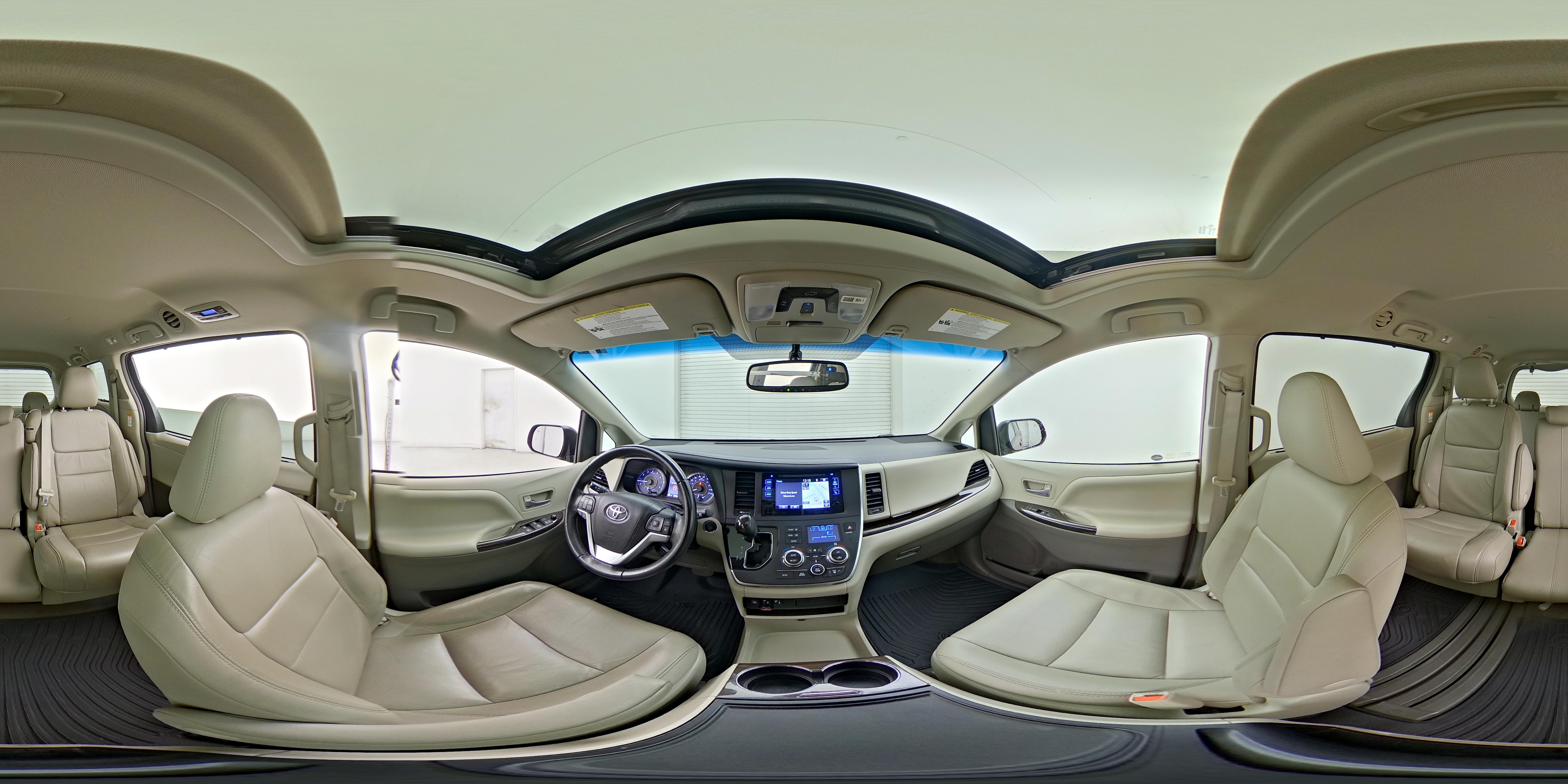 2016 Toyota Sienna XLE - Photo 28