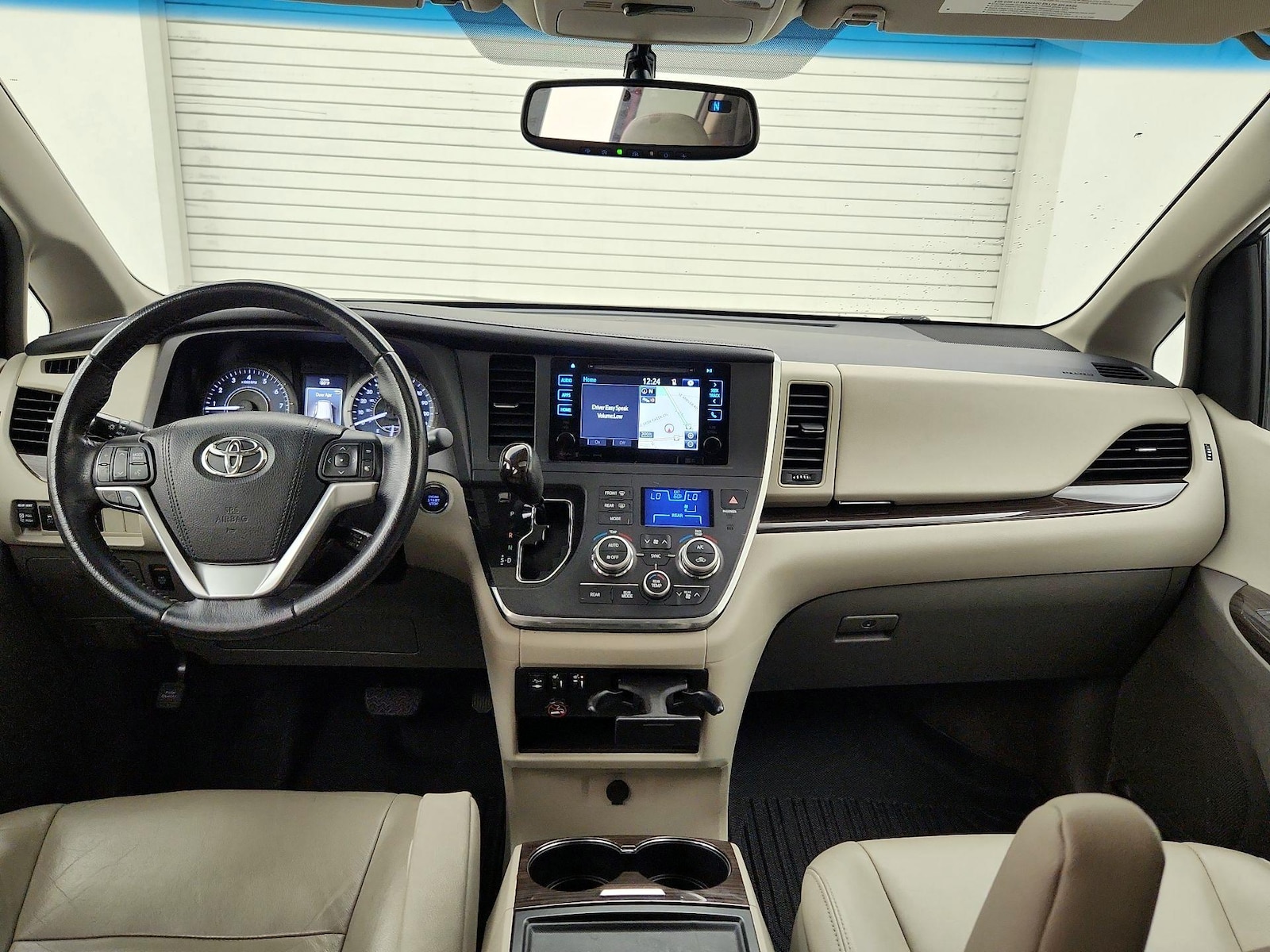 2016 Toyota Sienna XLE - Photo 10