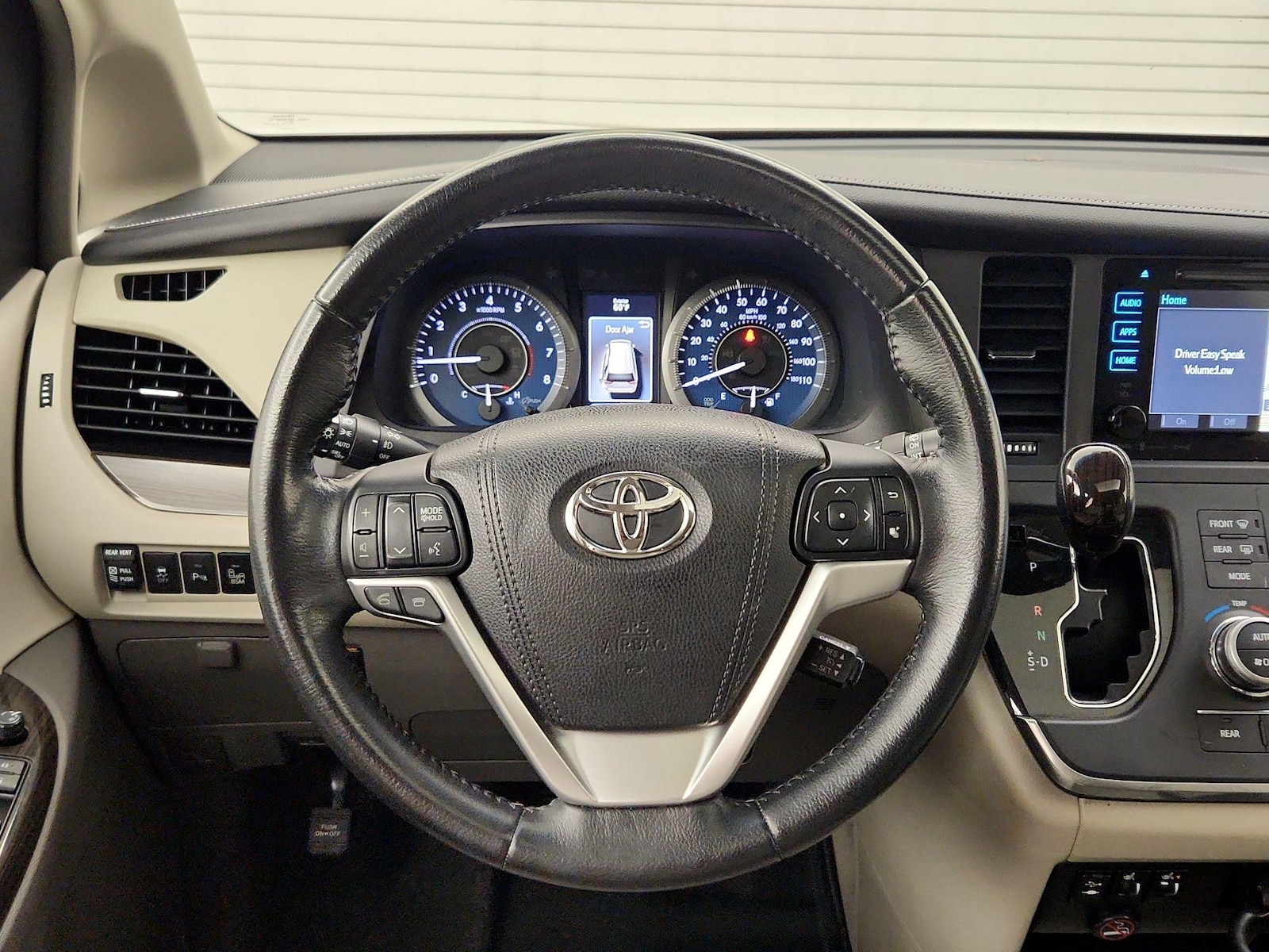 2016 Toyota Sienna XLE - Photo 11