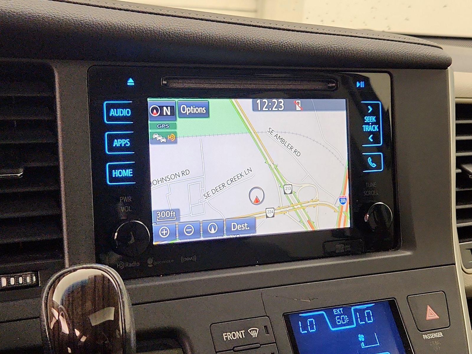 2016 Toyota Sienna XLE - Photo 15