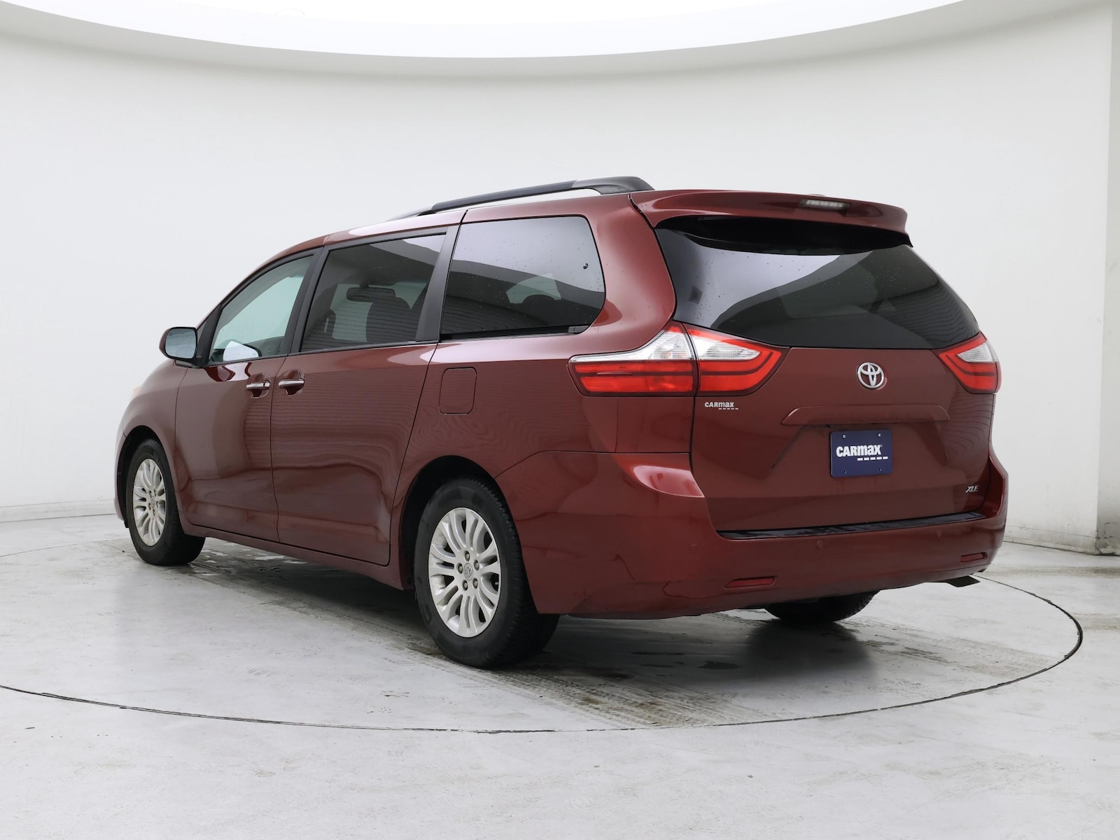 2016 Toyota Sienna XLE - Photo 3