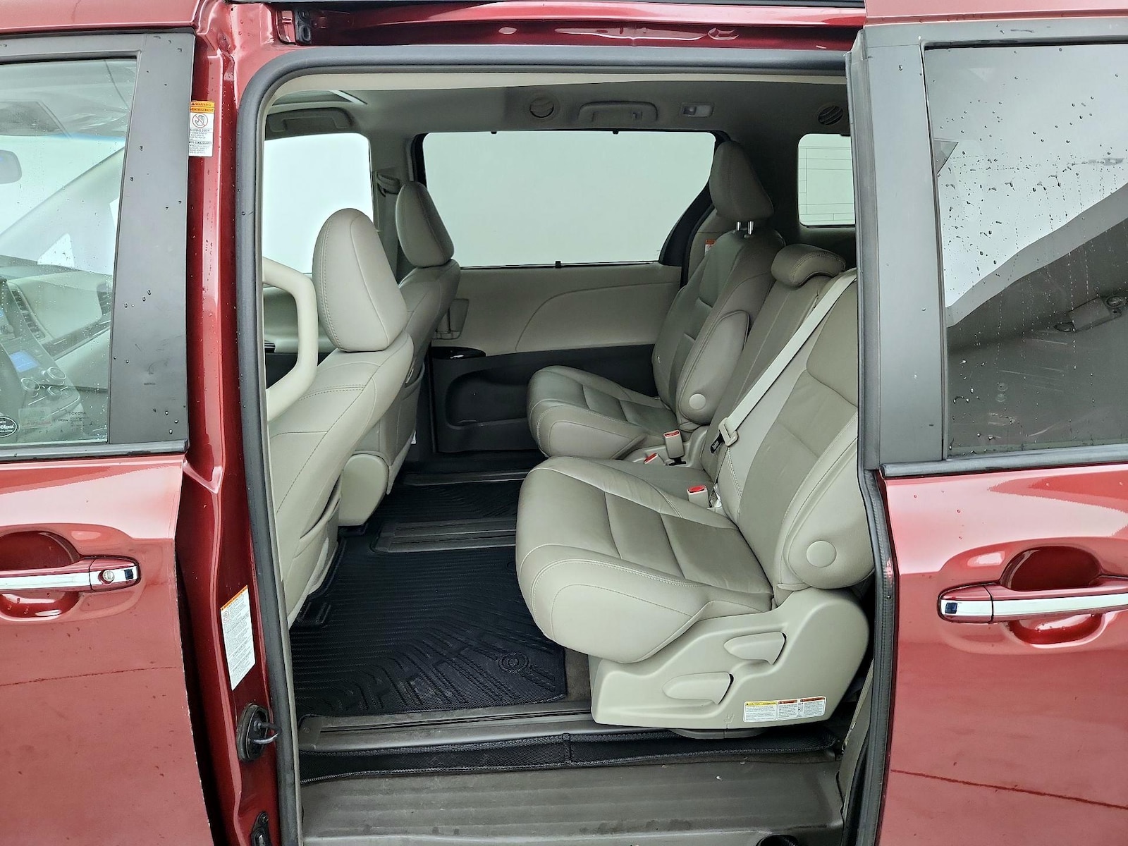 2016 Toyota Sienna XLE - Photo 22