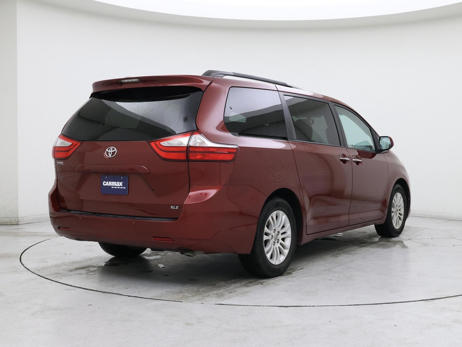 2016 Toyota Sienna XLE - Photo 9