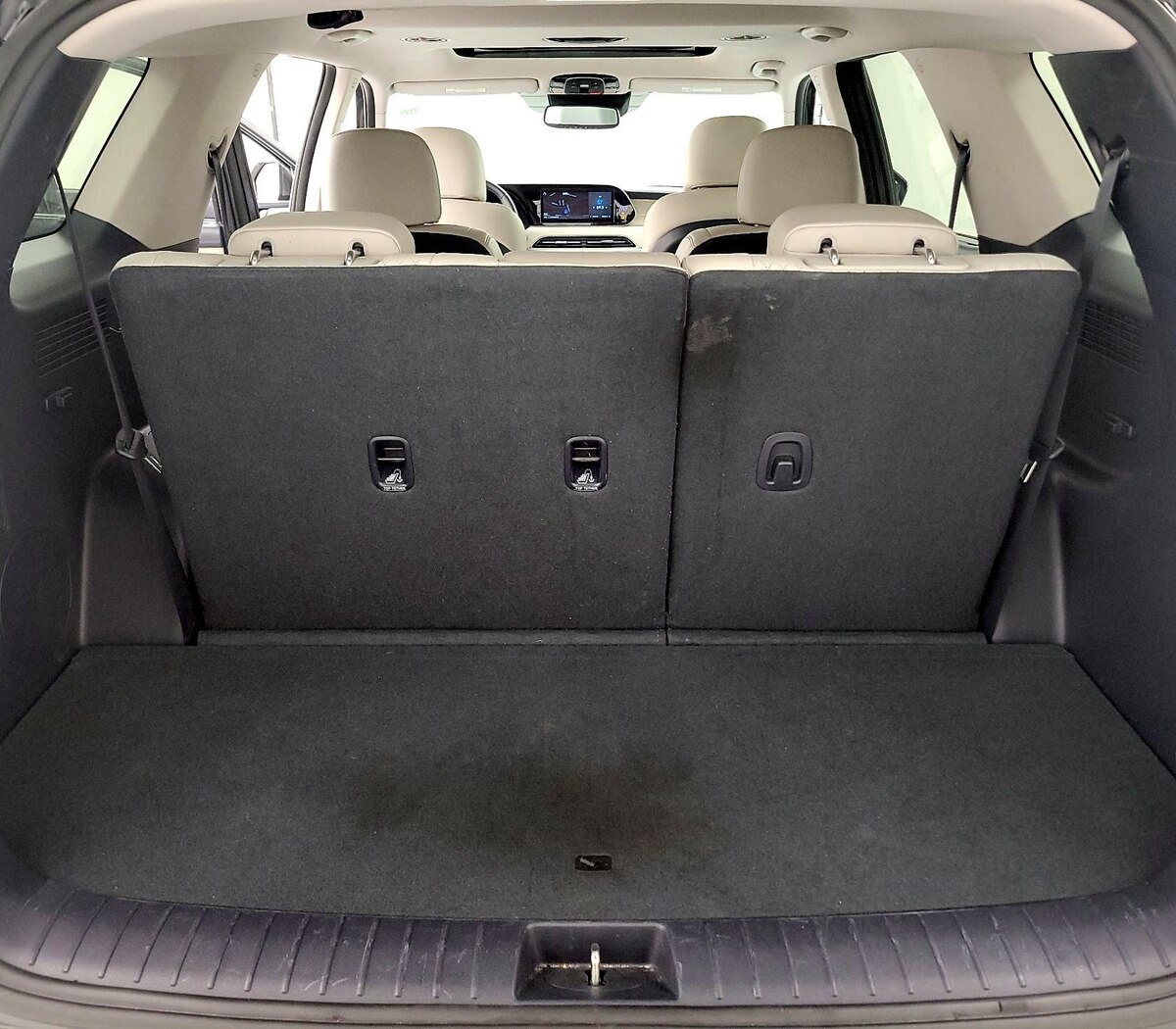 Trunk/Cargo (Seats Up)