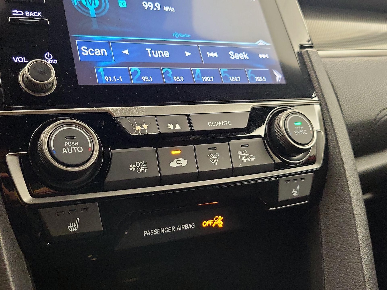 2019 Honda Civic Hatchback EX - Photo 17