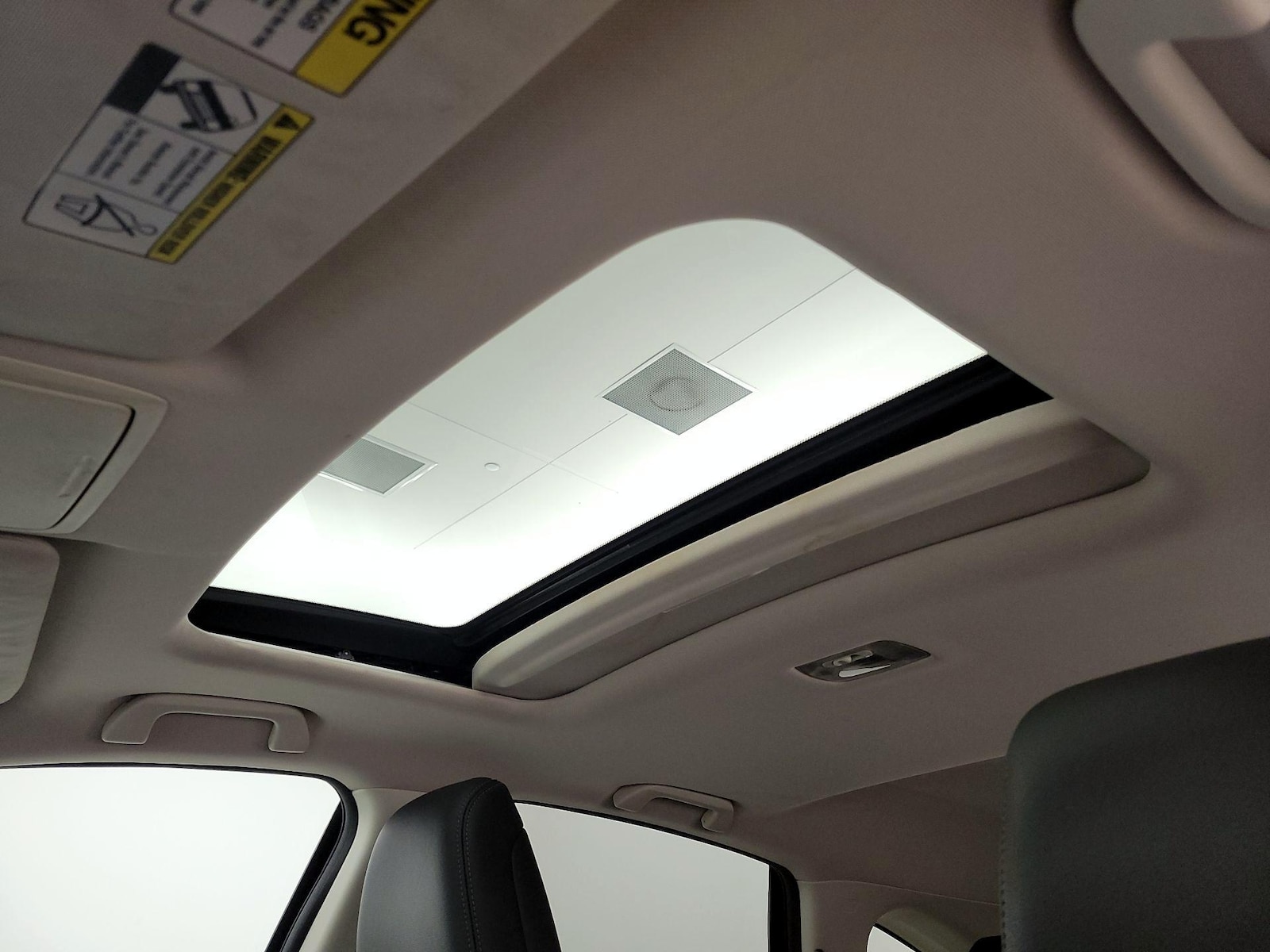 Sunroof(s) & Overhead Airbags
