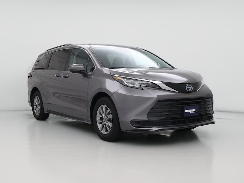 2022 Toyota Sienna LE