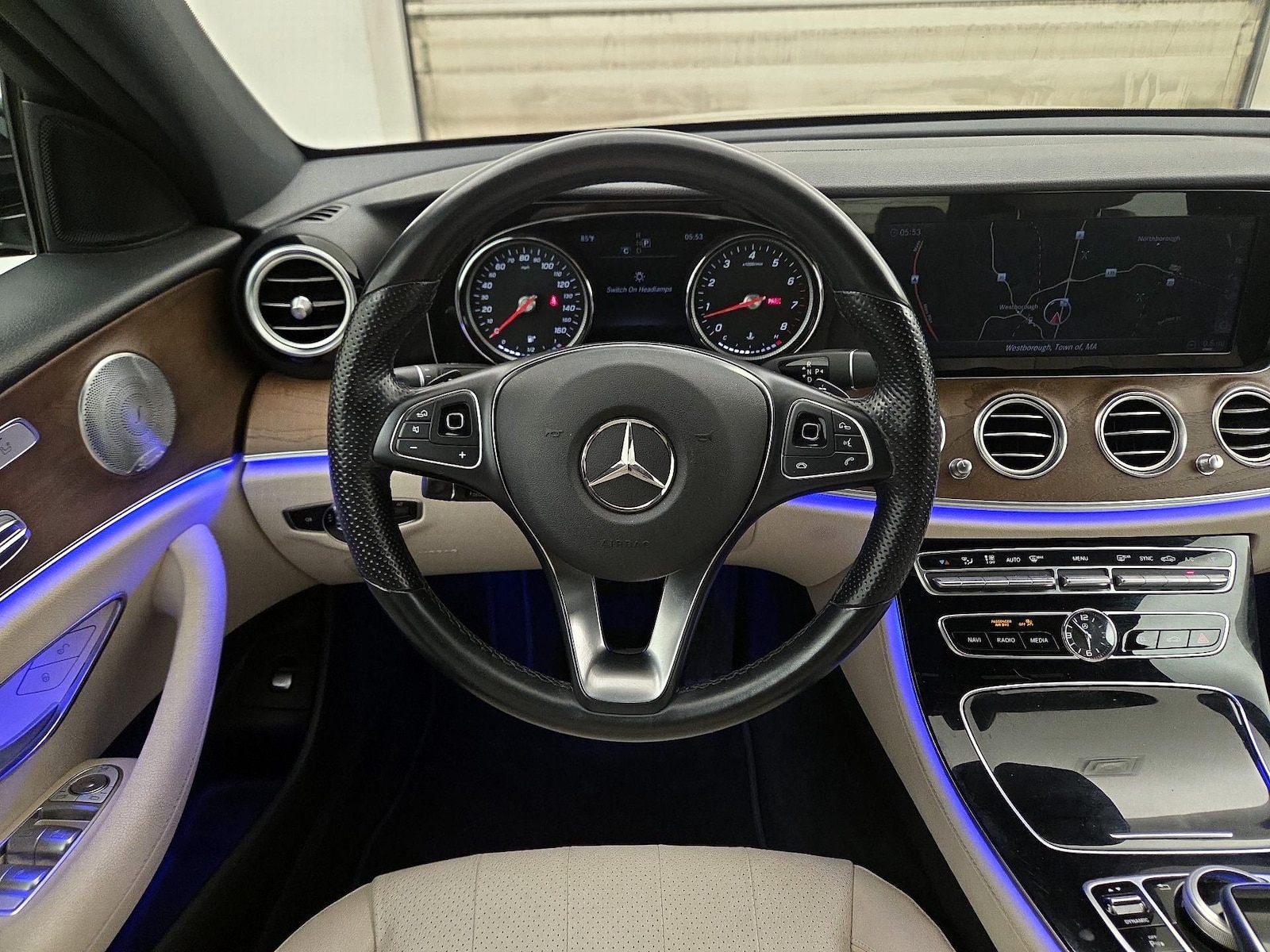 2017 Mercedes-Benz E-Class E300 - Photo 11