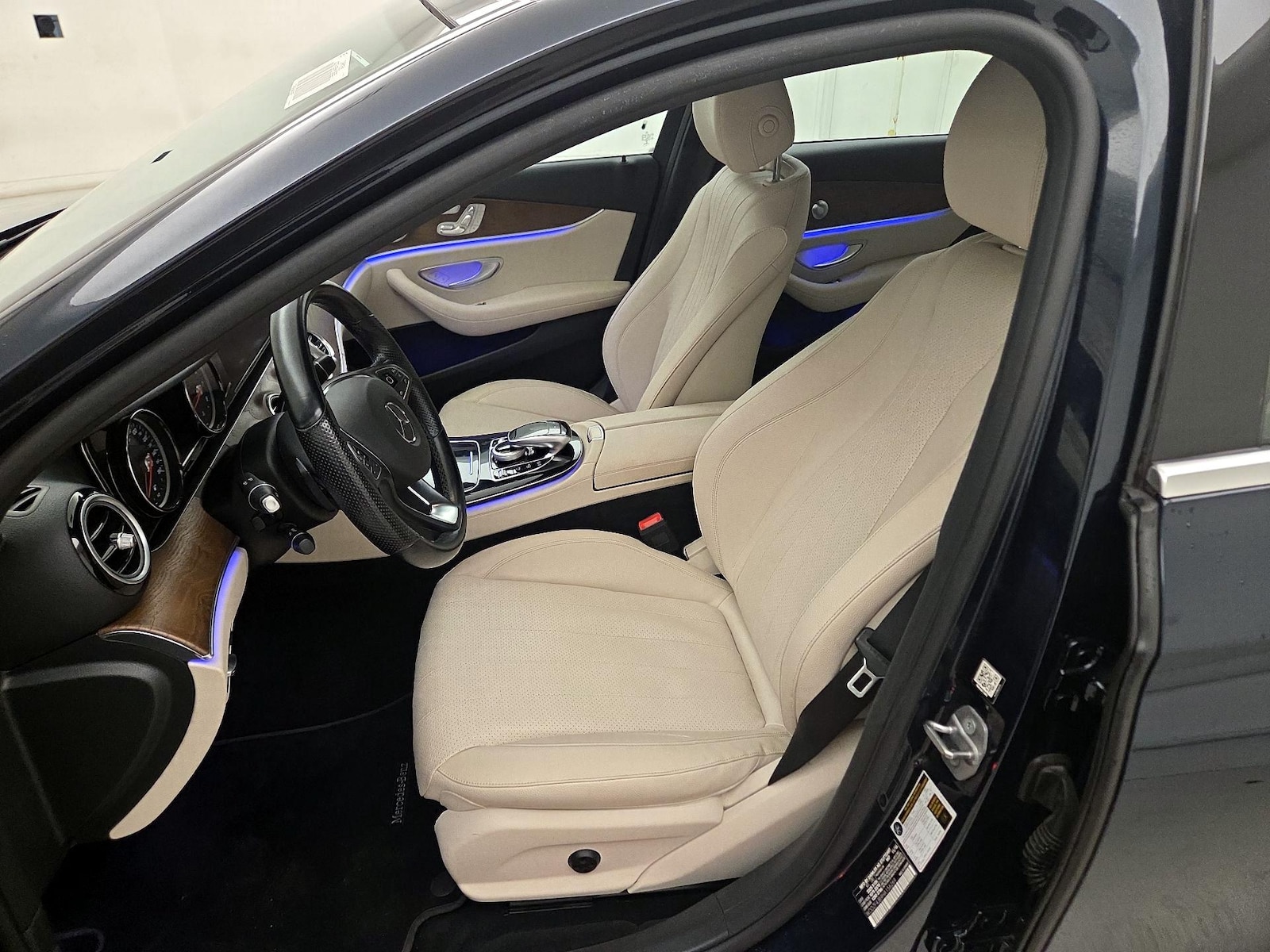 2017 Mercedes-Benz E-Class E300 - Photo 12