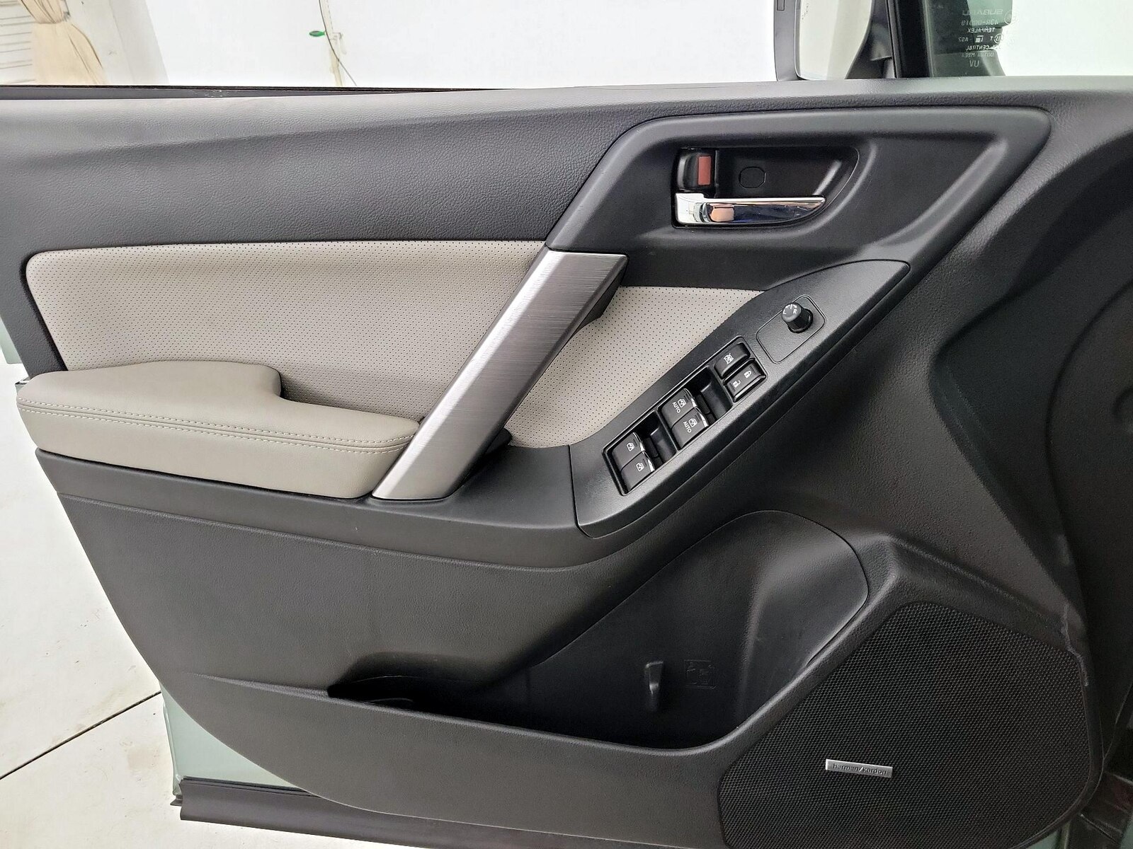 2018 Subaru Forester Limited - Photo 13