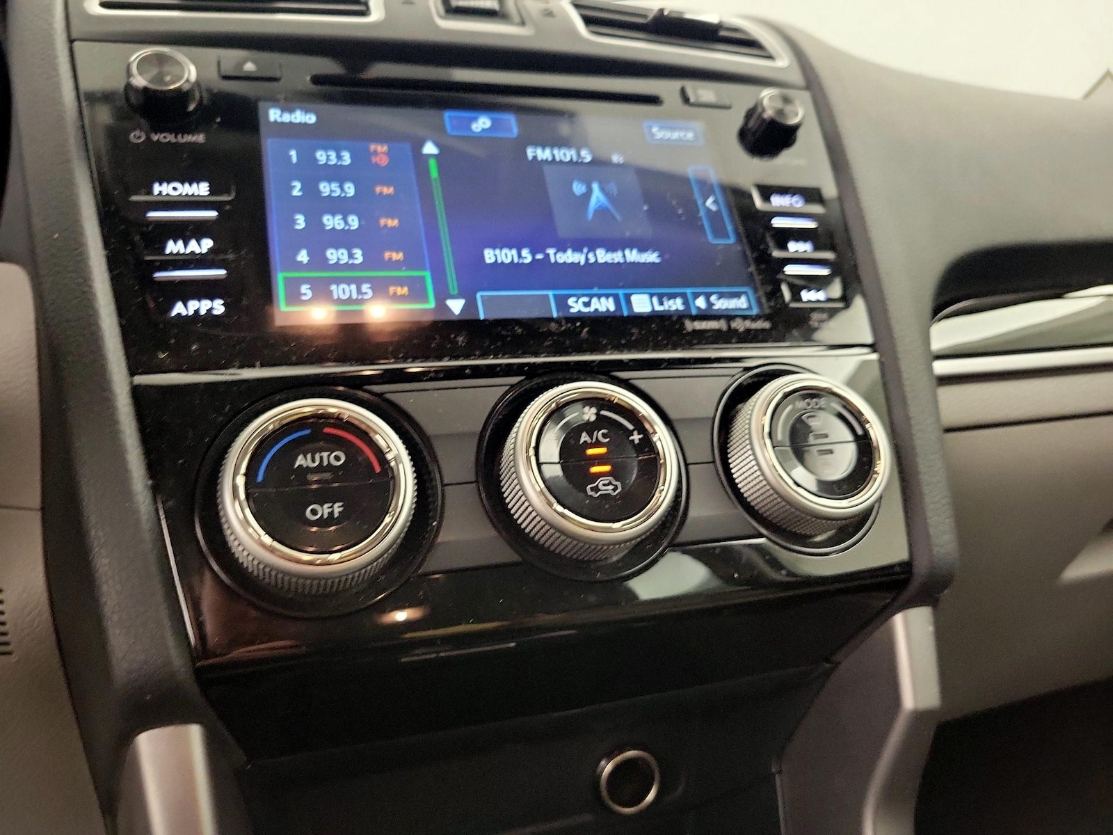 2018 Subaru Forester Limited - Photo 18