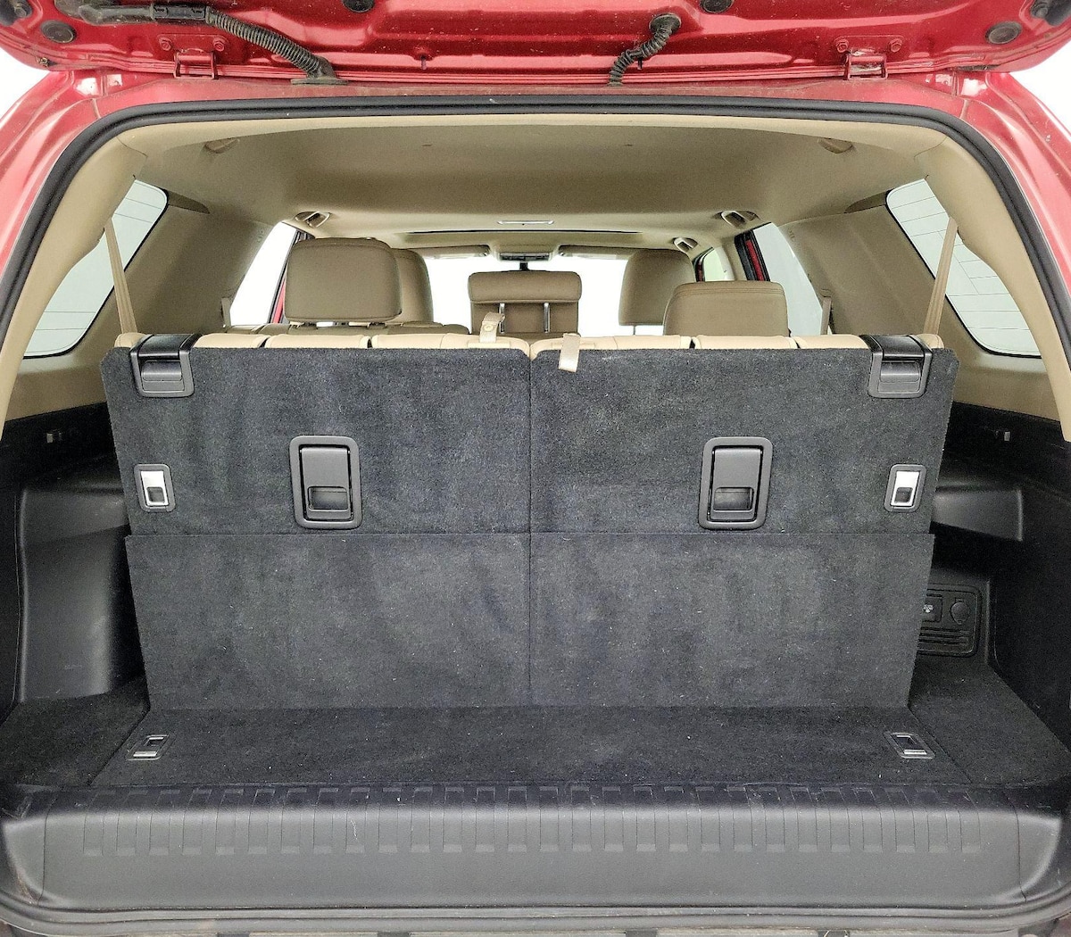 Trunk/Cargo (Seats Up)