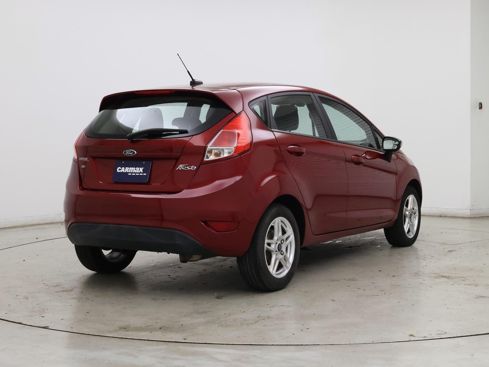 2017 Ford Fiesta SE - Photo 9