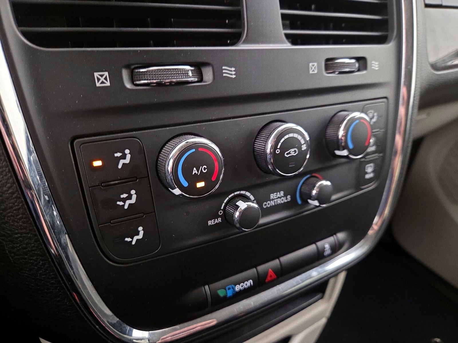 2018 Dodge Grand Caravan SE - Photo 17