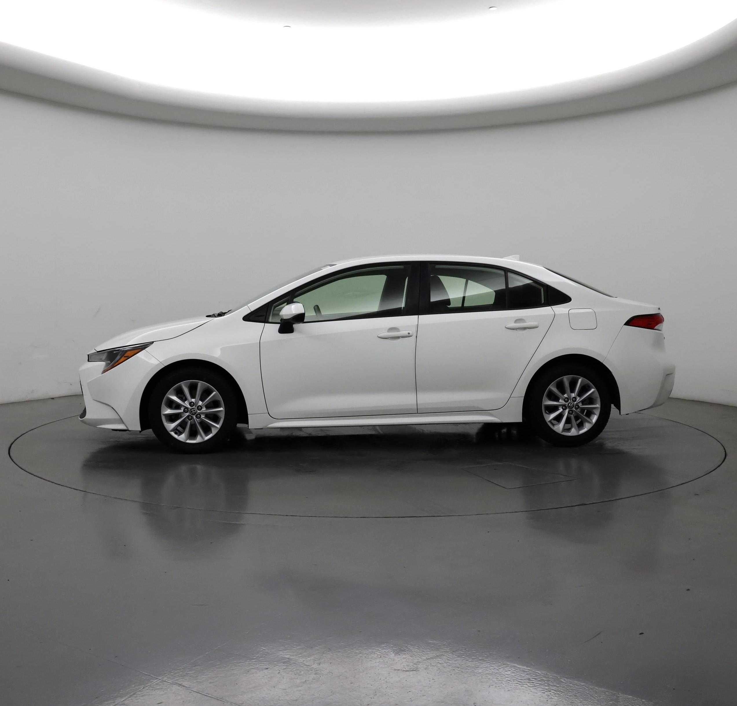 Thumbnail: 2022 Toyota Corolla - 3