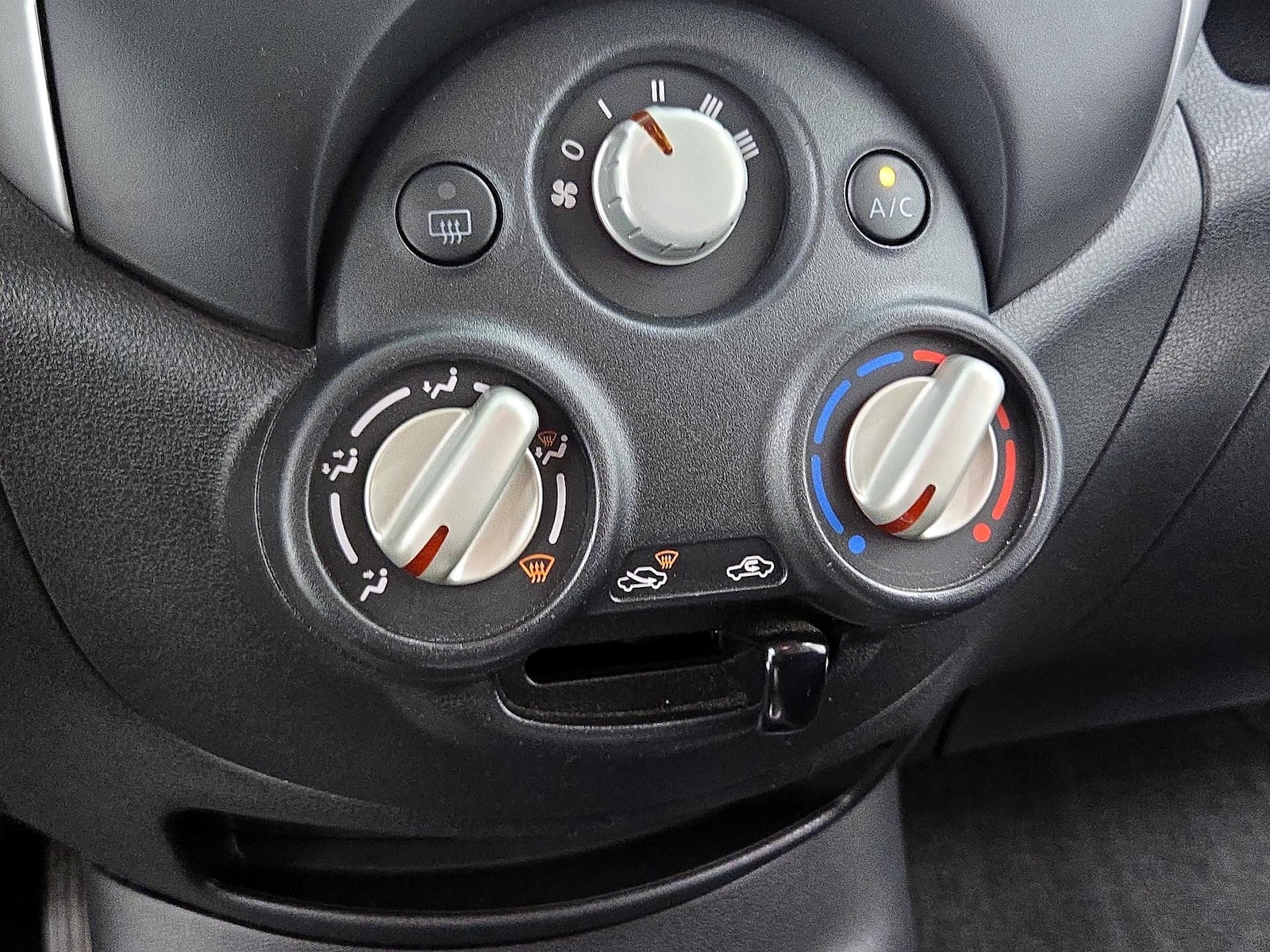 2014 Nissan Versa Note SV - Photo 17