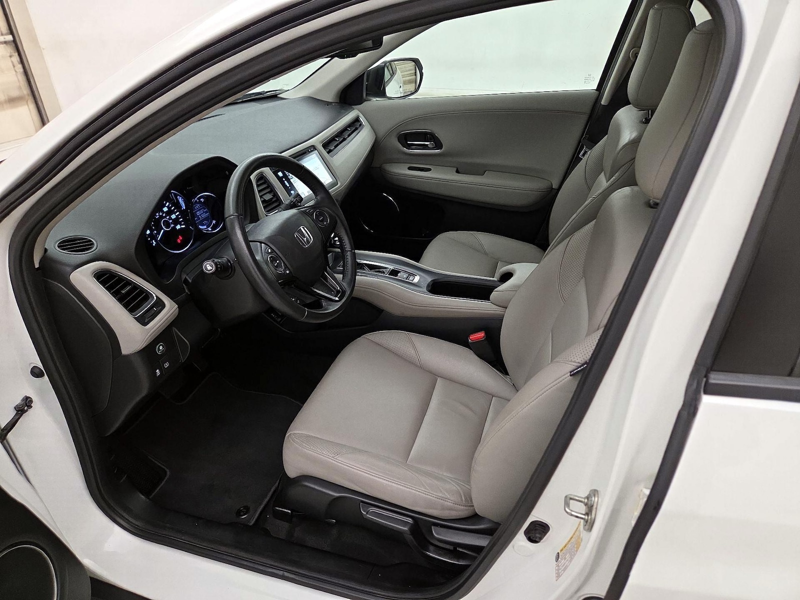 2018 Honda HR-V EX-L - Photo 12