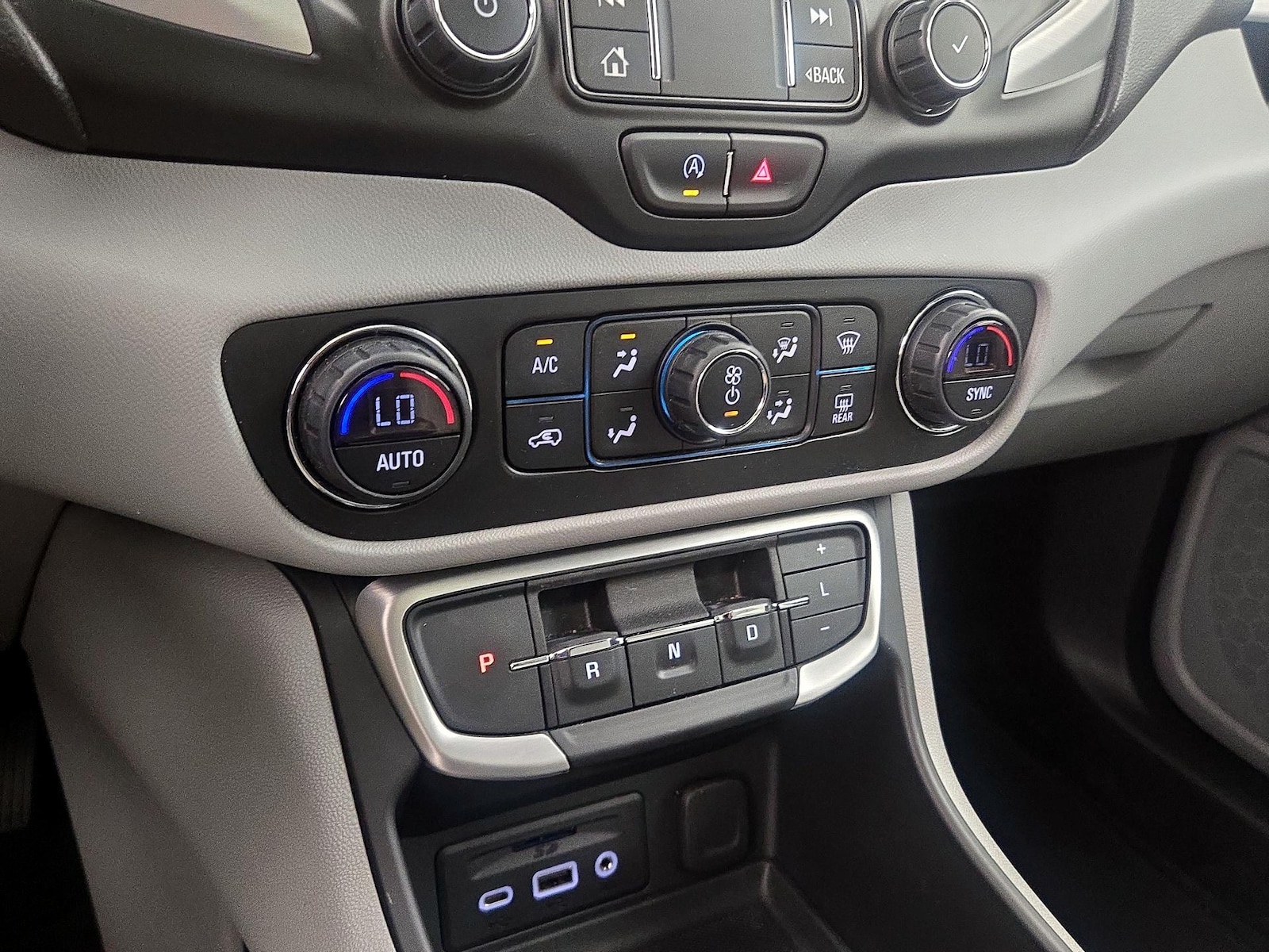 2022 GMC Terrain SLT - Photo 17
