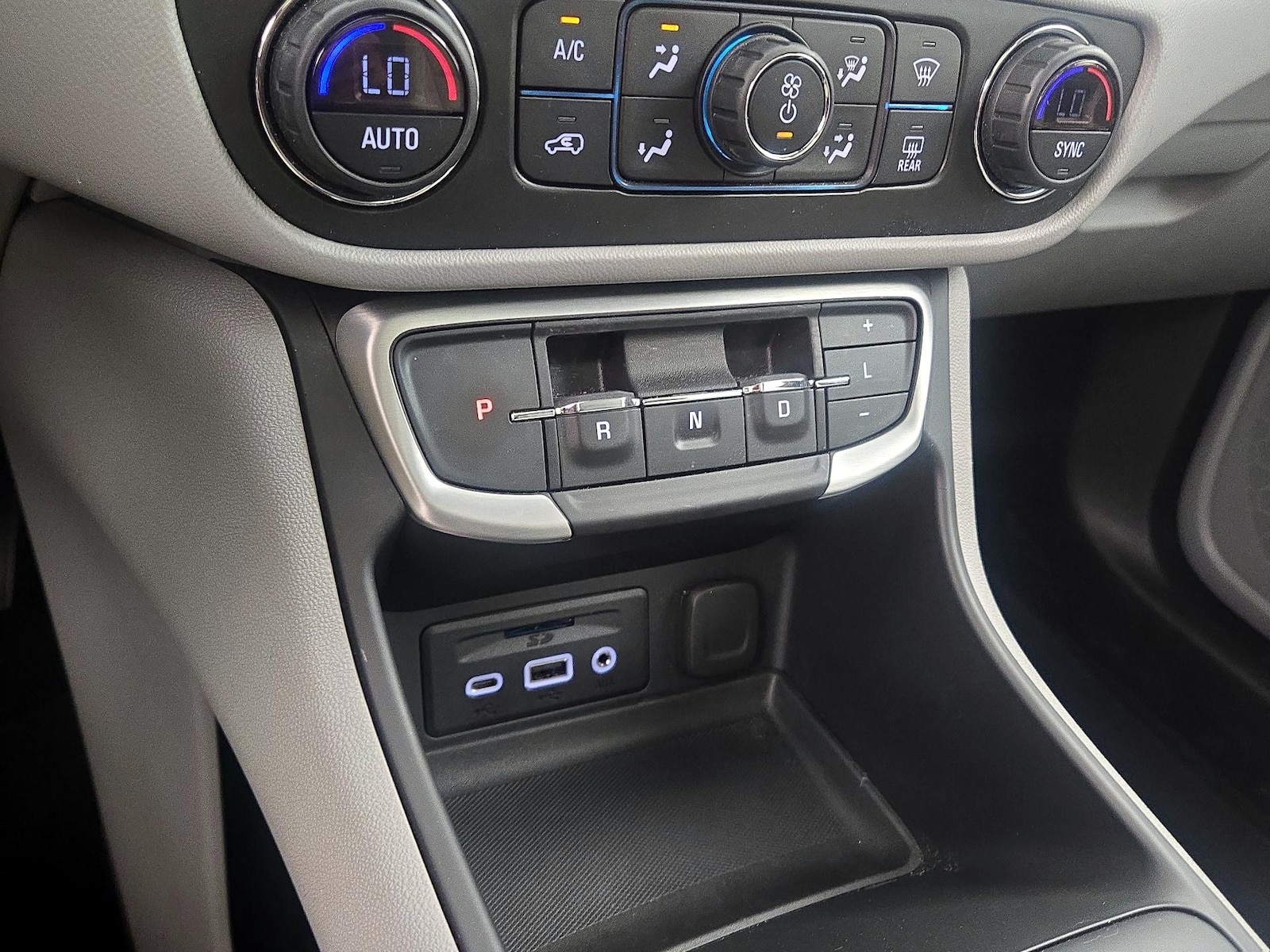 2022 GMC Terrain SLT - Photo 18