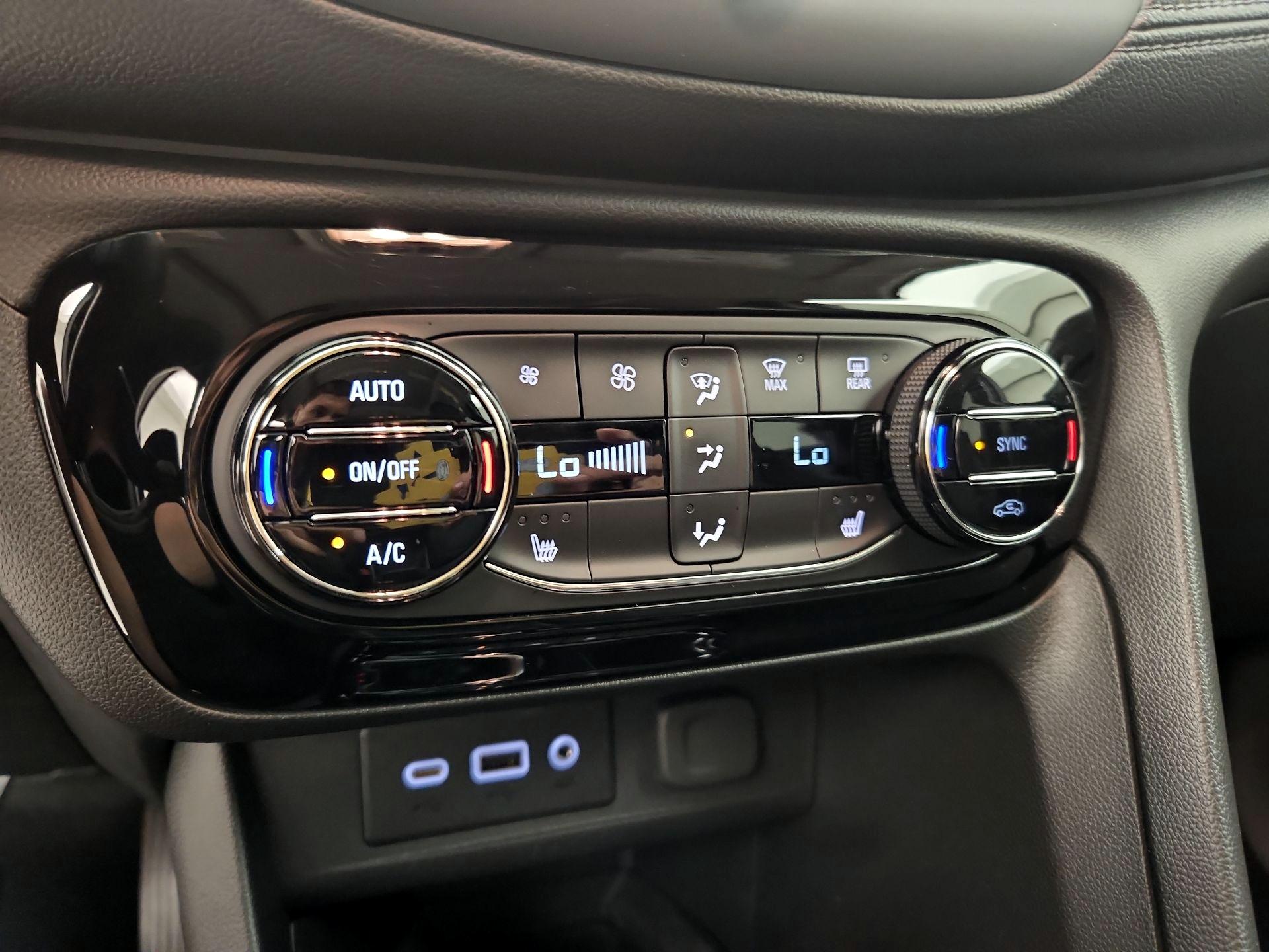 Thumbnail: 2021 Buick Encore GX - 16