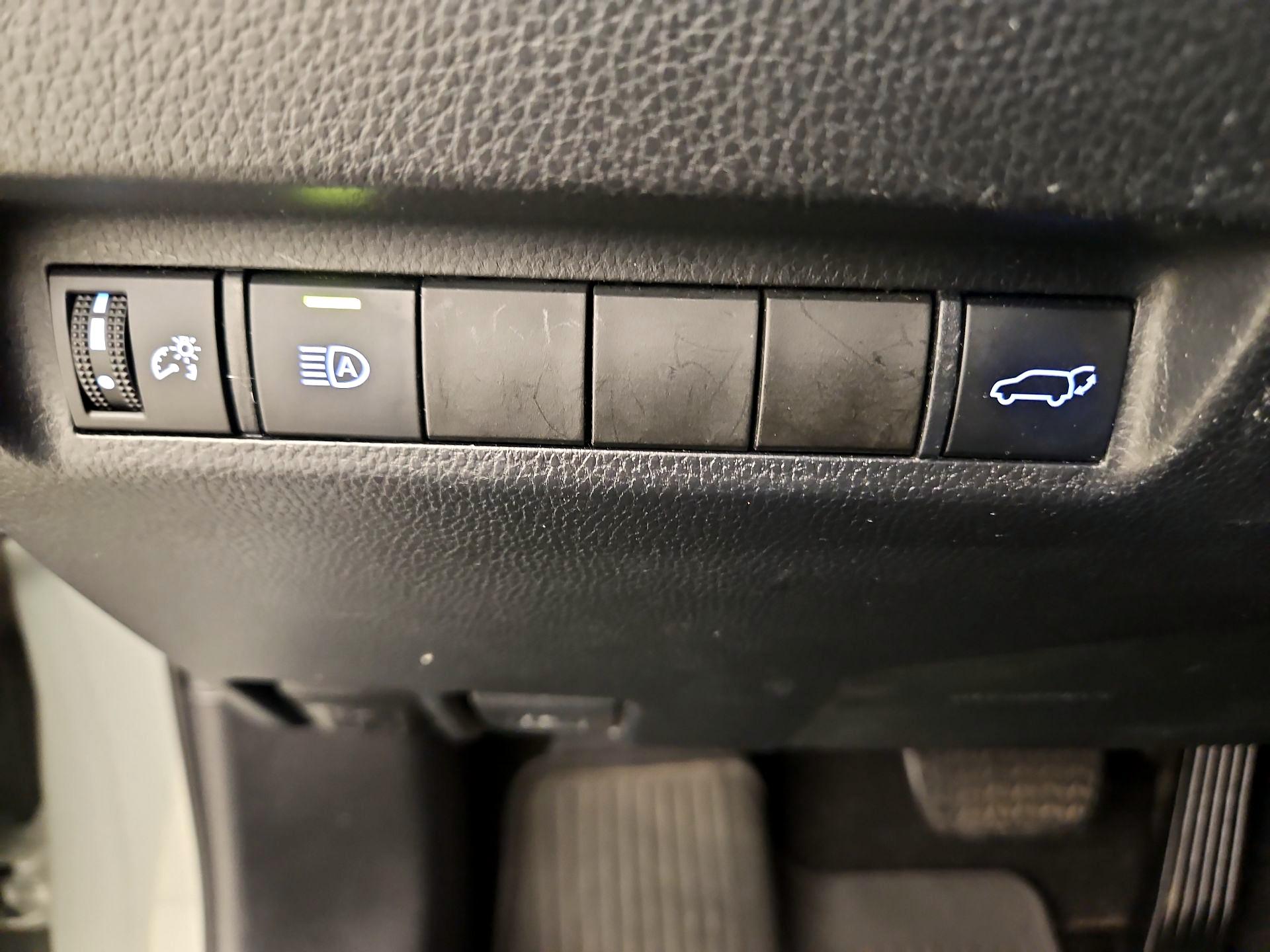 Thumbnail: 2020 Toyota RAV4 - 13