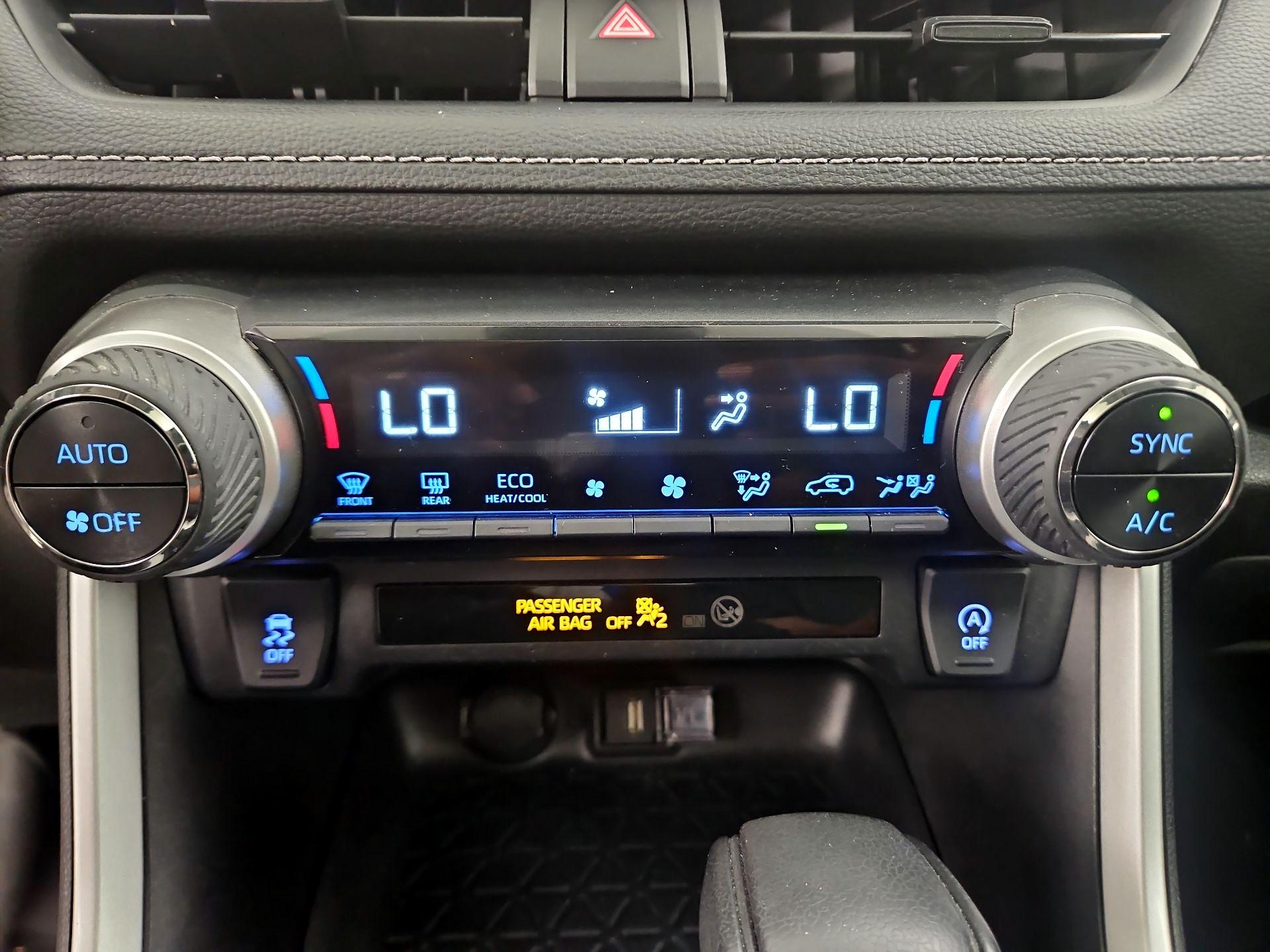 Thumbnail: 2020 Toyota RAV4 - 16