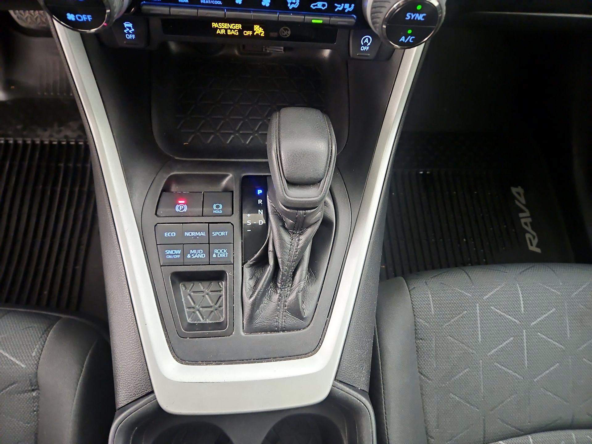 Thumbnail: 2020 Toyota RAV4 - 17
