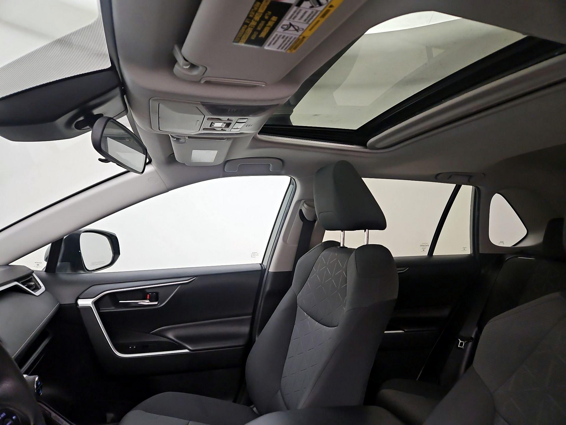 Thumbnail: 2020 Toyota RAV4 - 19