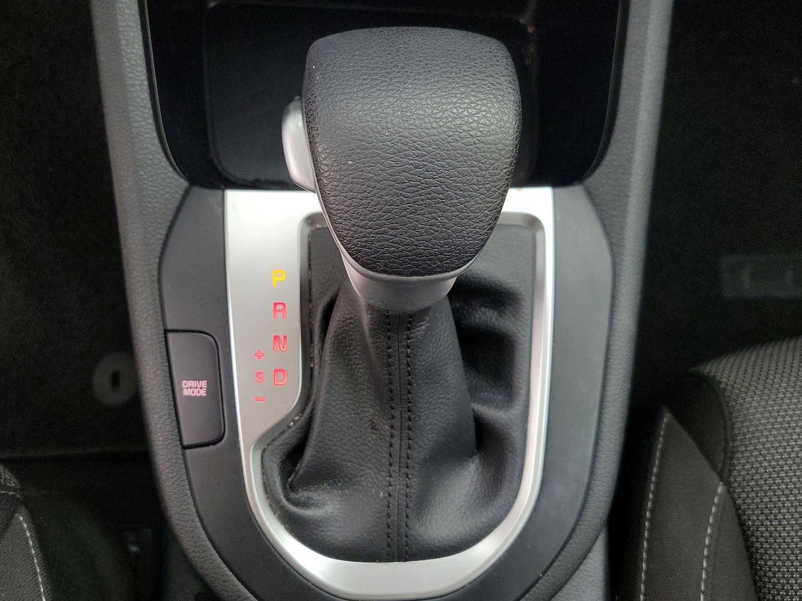 2023 Kia Forte LXS - Photo 18