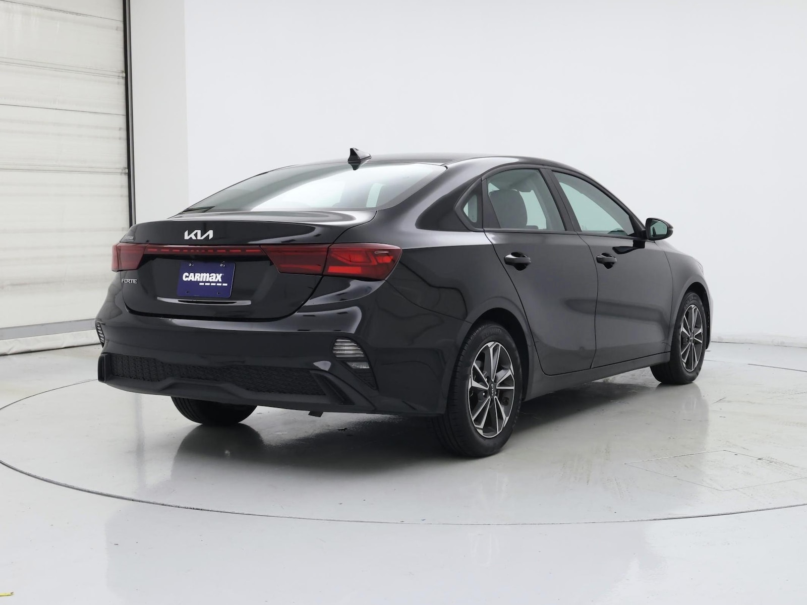 2023 Kia Forte LXS - Photo 9