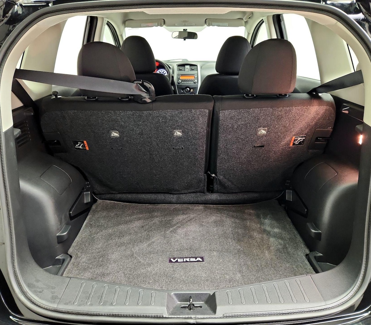 Trunk/Cargo (Seats Up)