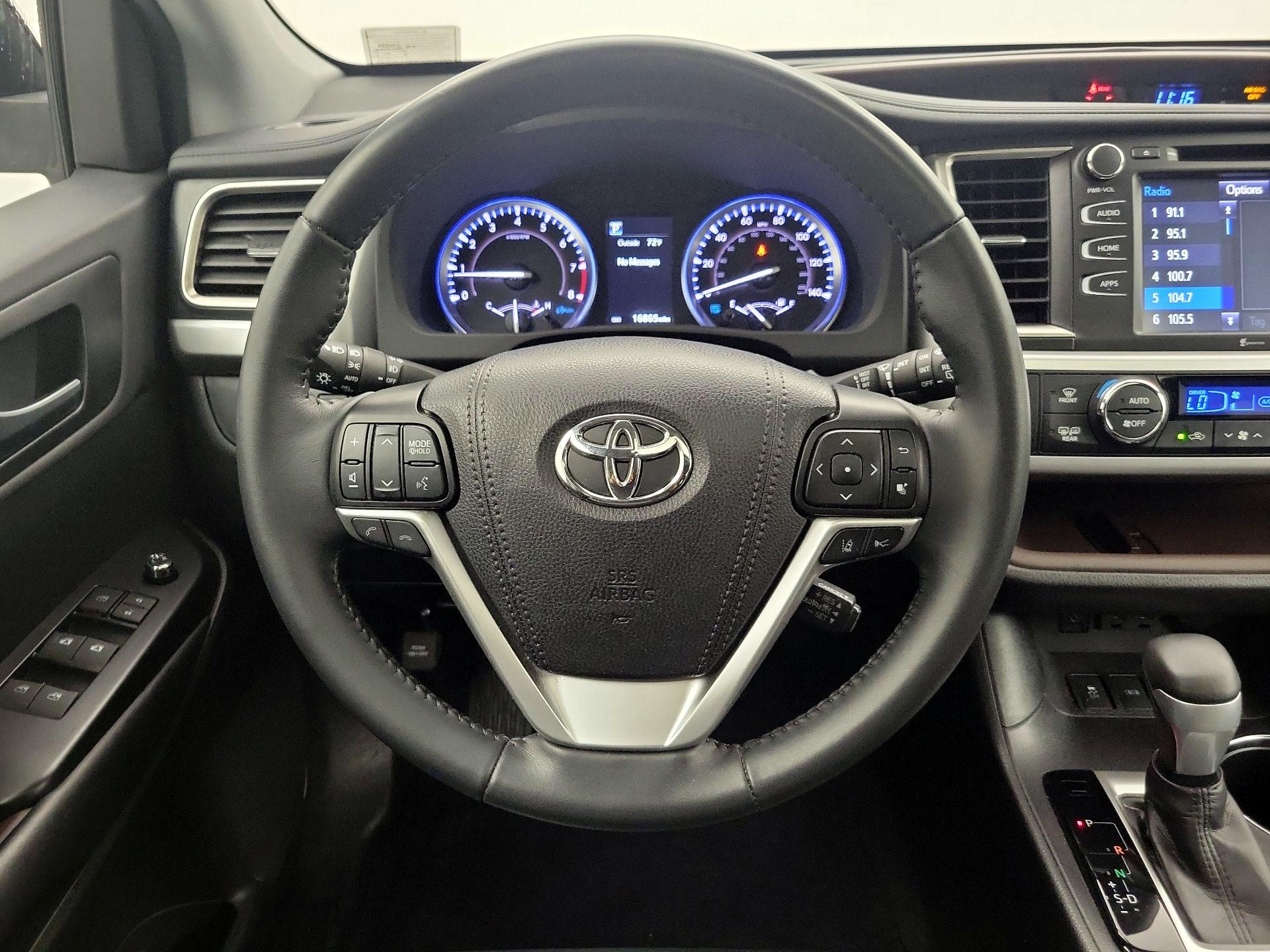 Thumbnail: 2019 Toyota Highlander - 10