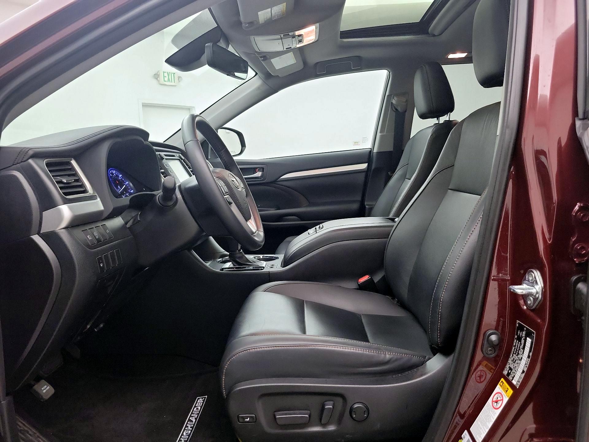 Thumbnail: 2019 Toyota Highlander - 11