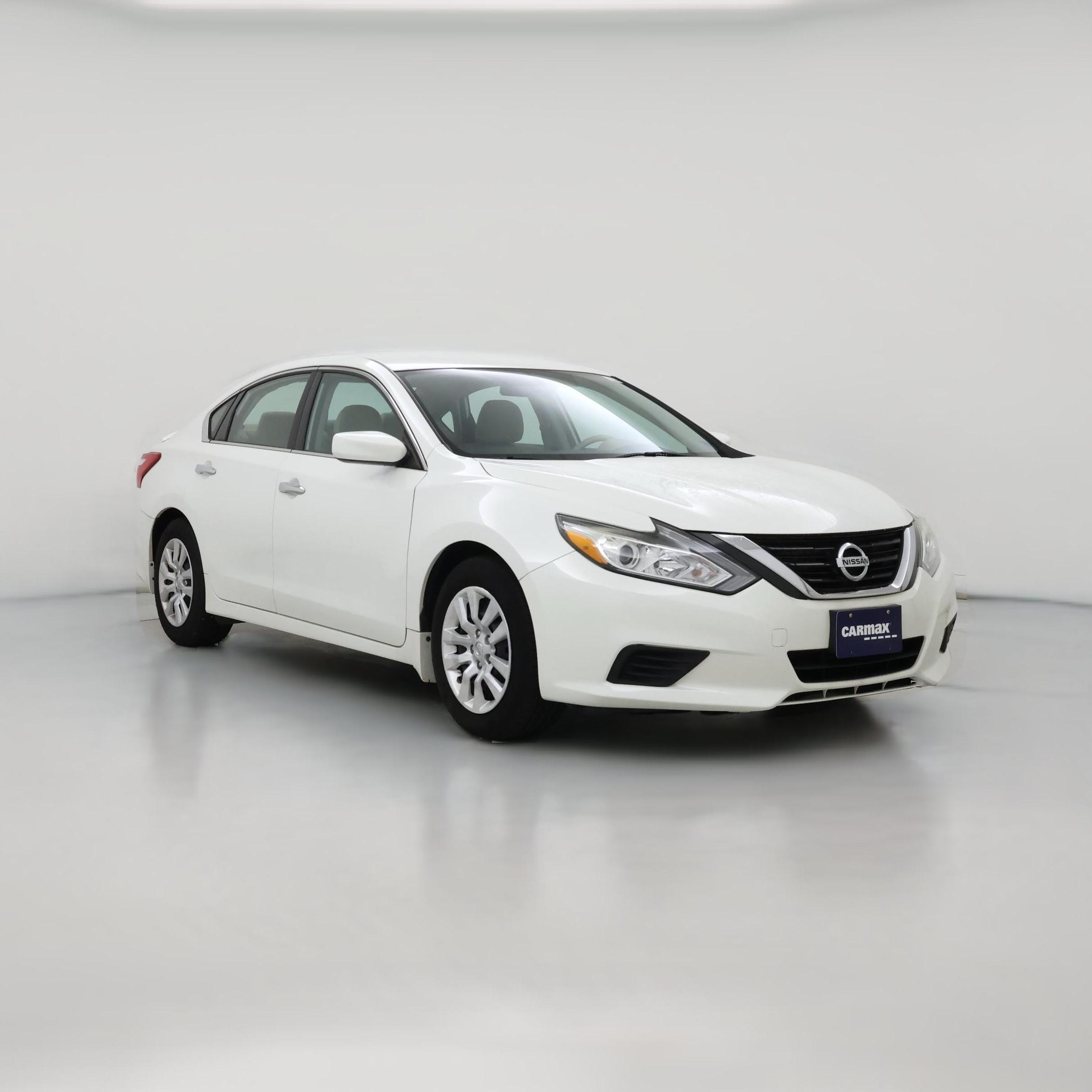 Thumbnail: 2017 Nissan Altima - 1