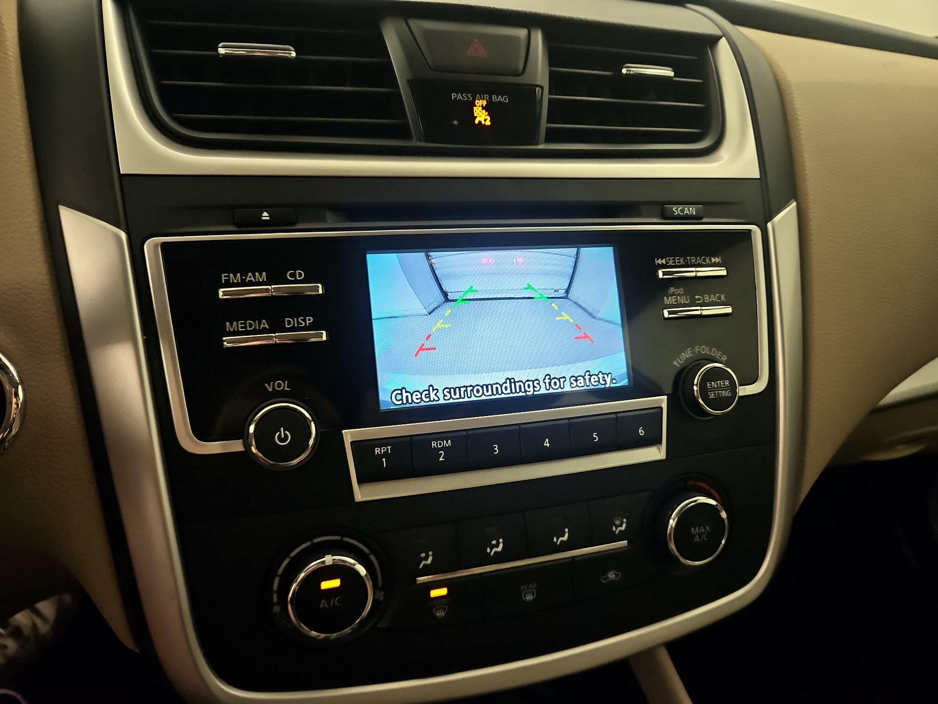 Thumbnail: 2017 Nissan Altima - 14