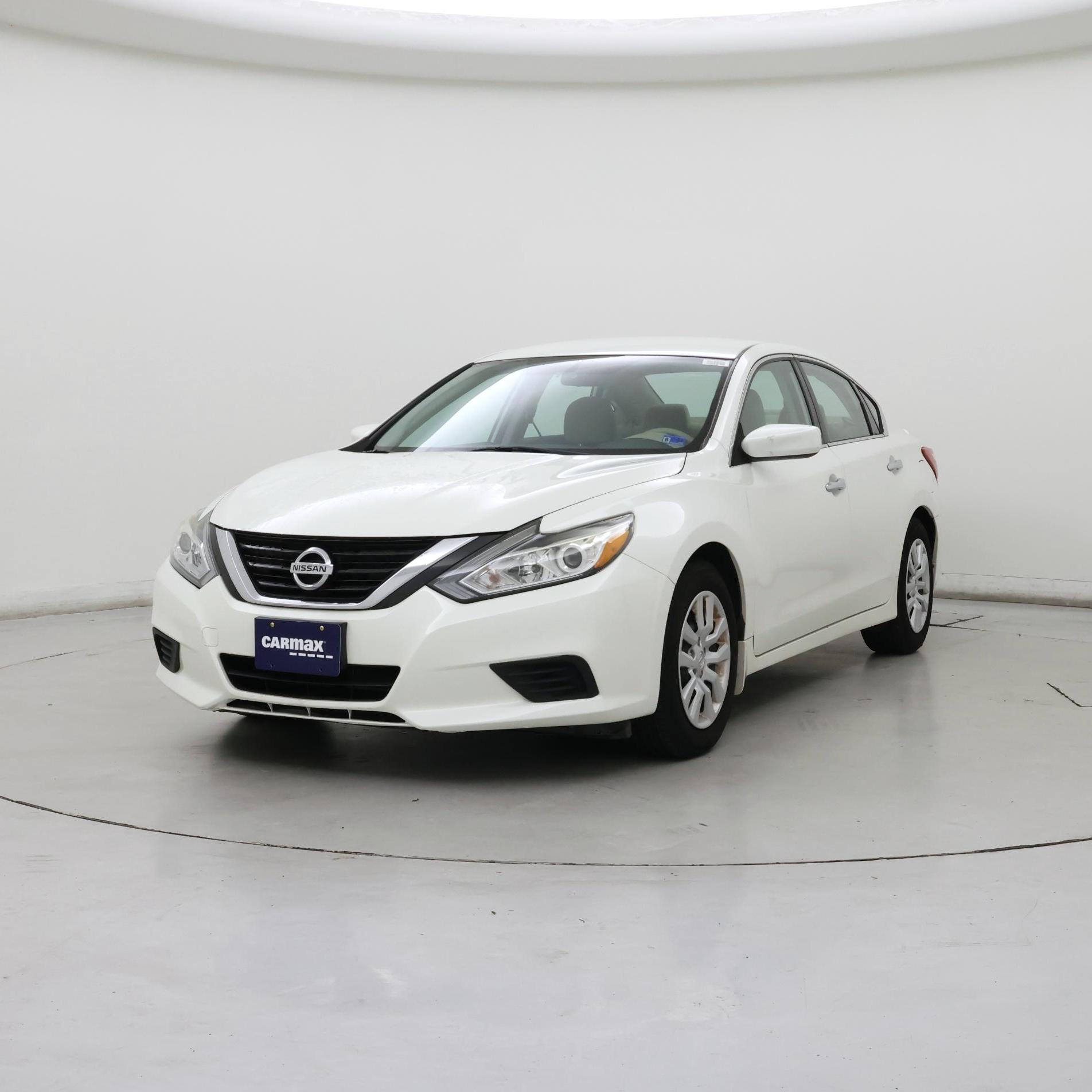 Thumbnail: 2017 Nissan Altima - 4