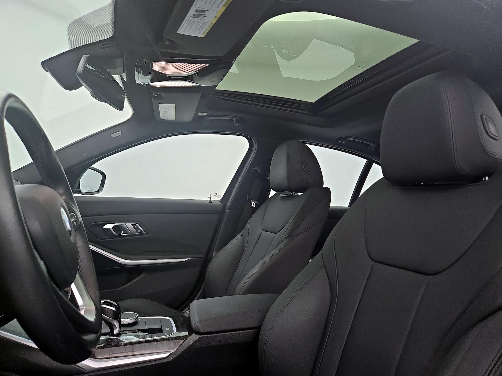 Sunroof(s) & Overhead Airbags