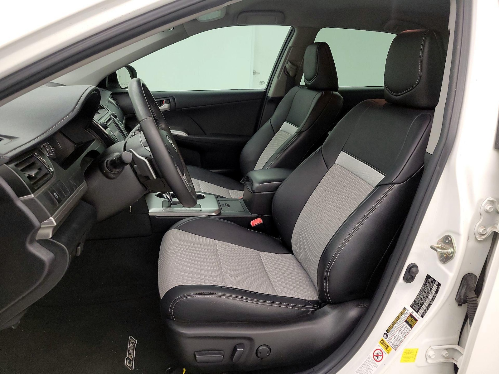 Power Seat(s) & Side Airbags