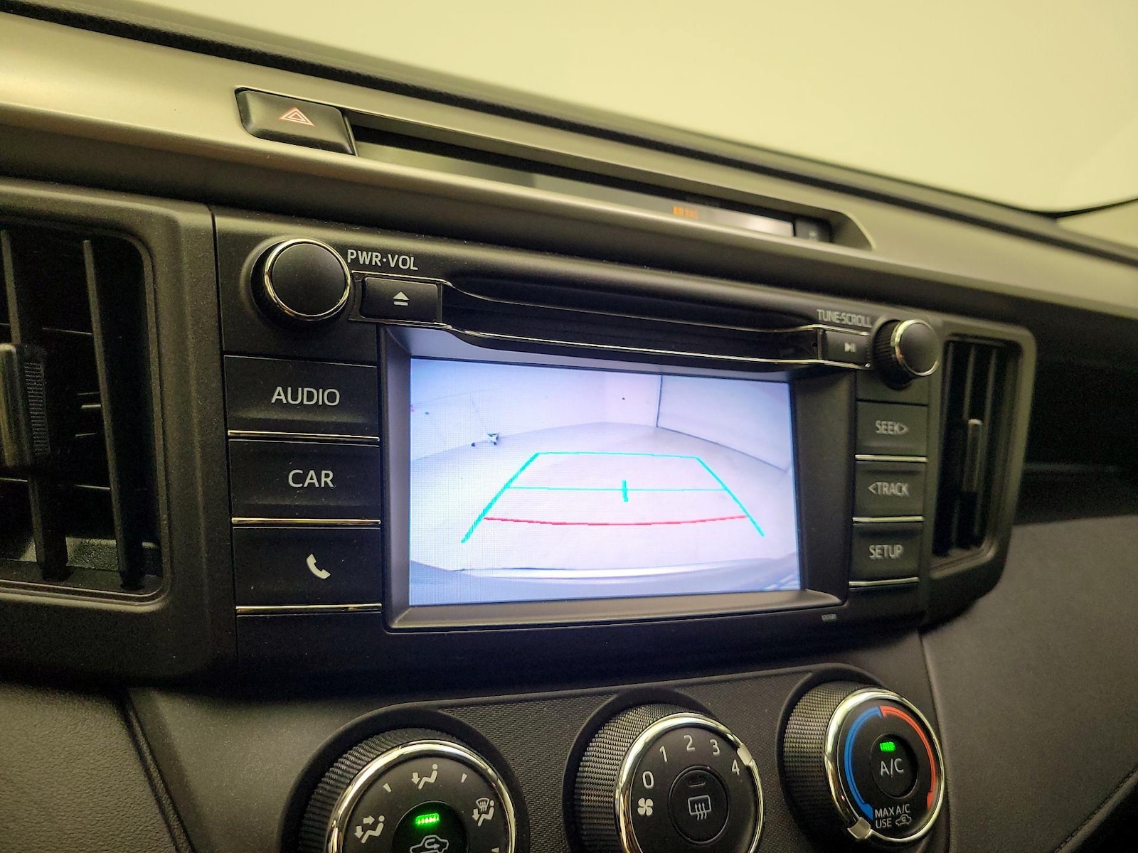 2016 Toyota RAV4 LE - Photo 15