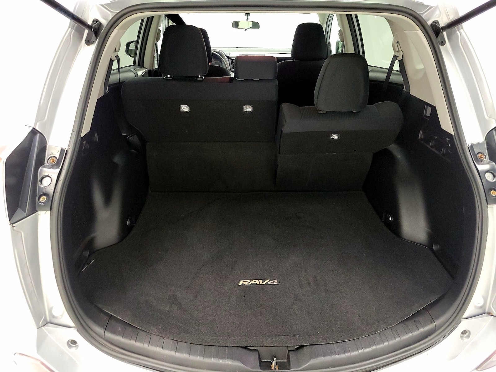 2016 Toyota RAV4 LE - Photo 21