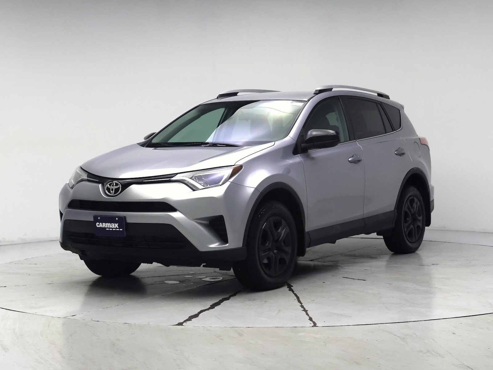 2016 Toyota RAV4 LE - Photo 5