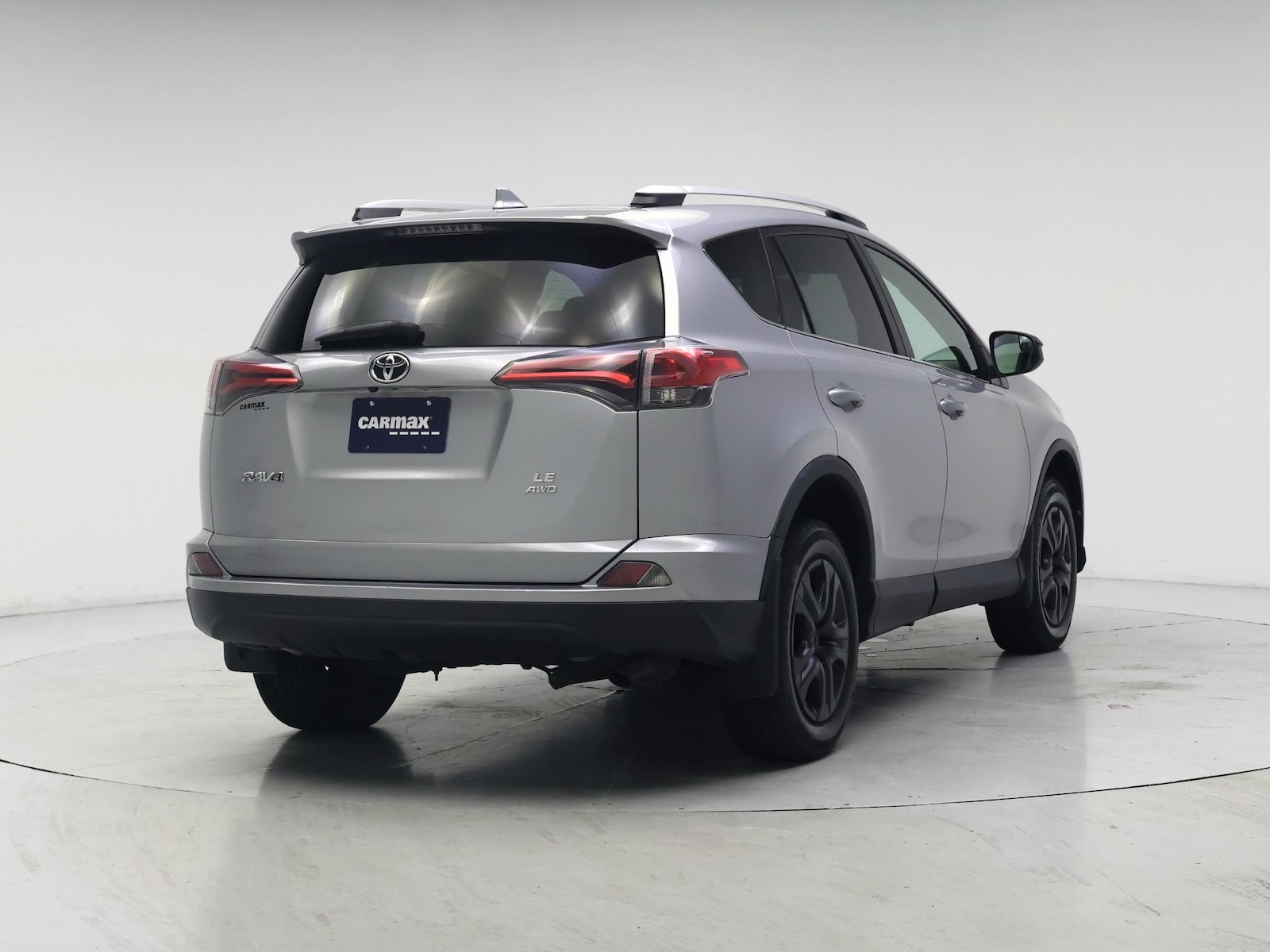 2016 Toyota RAV4 LE - Photo 9
