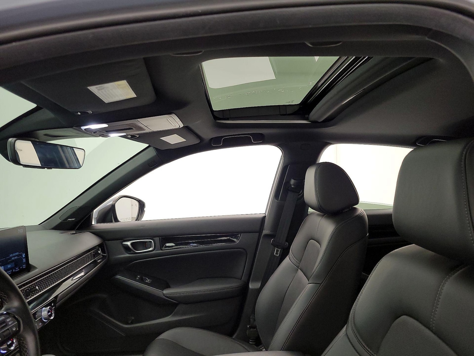 Sunroof(s) & Overhead Airbags