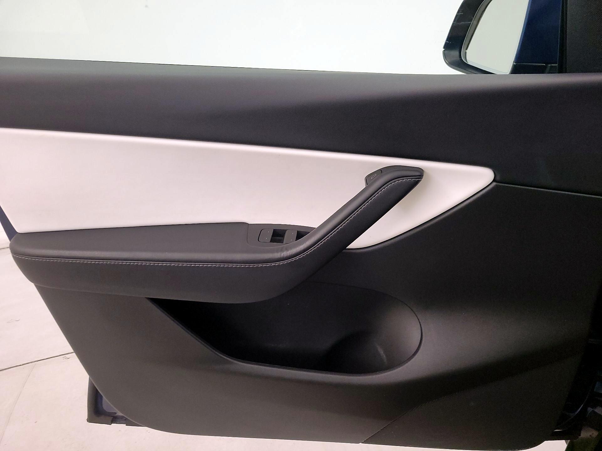 Thumbnail: 2022 Tesla Model Y - 12