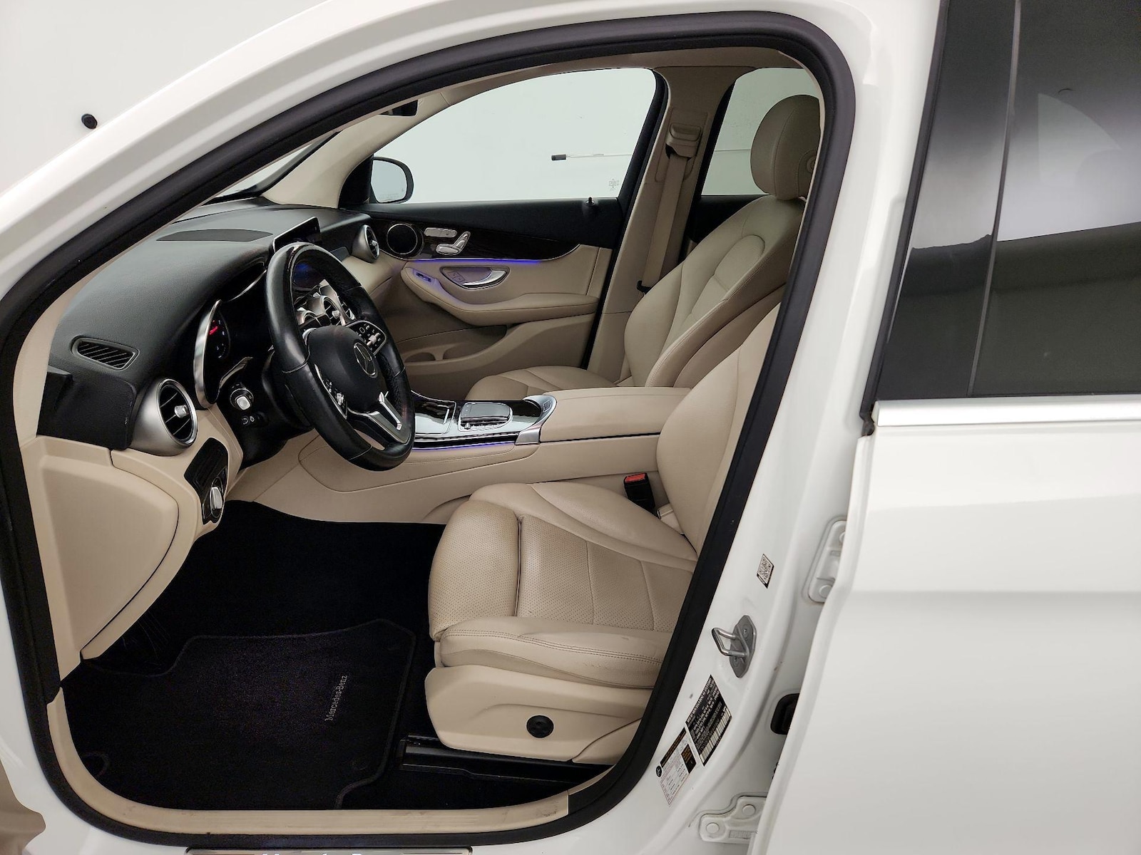 2021 Mercedes-Benz GLC GLC300 - Photo 10